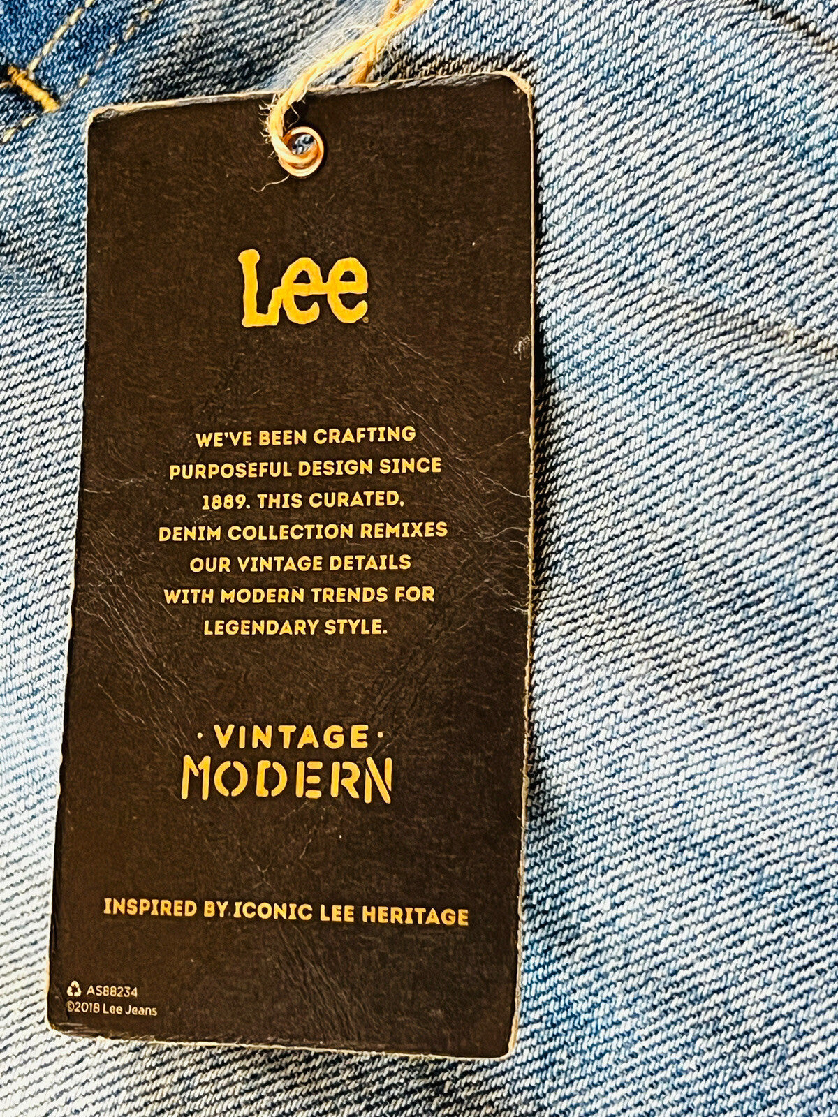 LEE Women’s Vintage Modern High Rise Jean Size 24 M