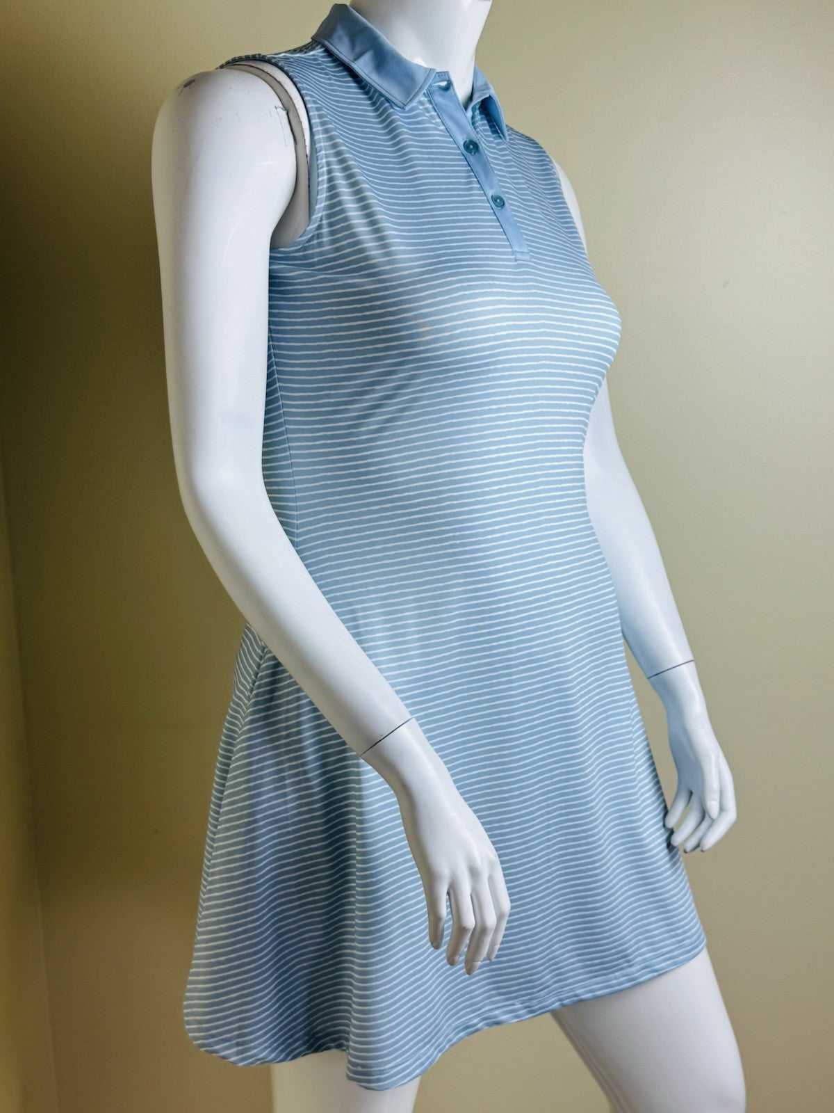 Turtles &Tees Women’s Golf Dress Size XL      (B.082)