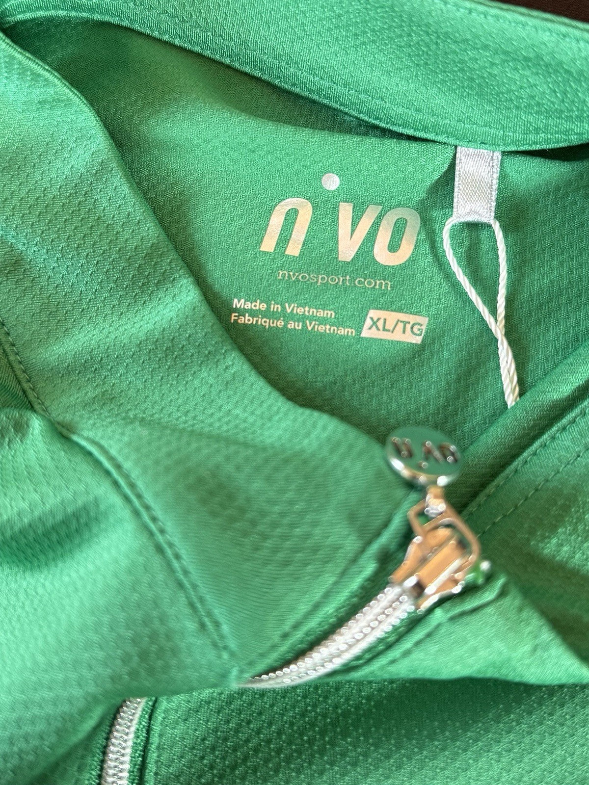 $70 NIVO Women's Golf Shirt Size XL.    (B.166)
