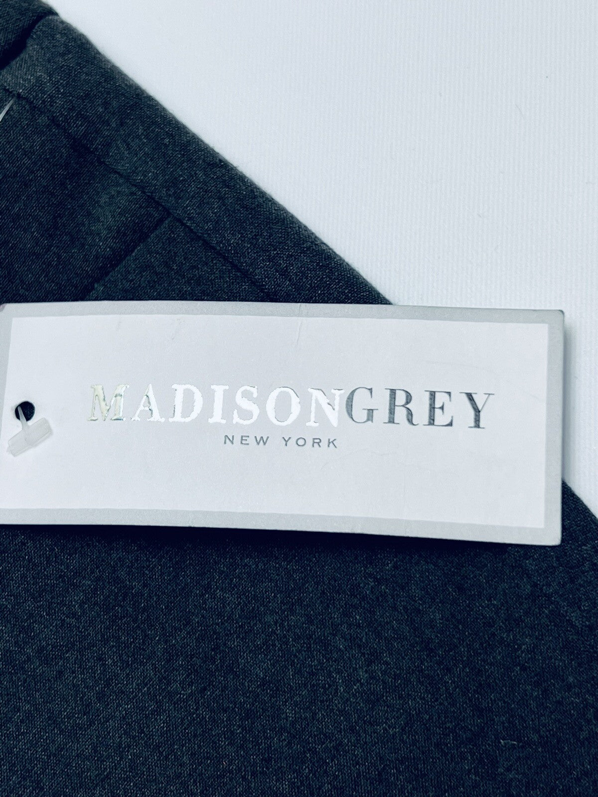 Madison Grey Women’s Capris Pants Size 8P.  (B.027)