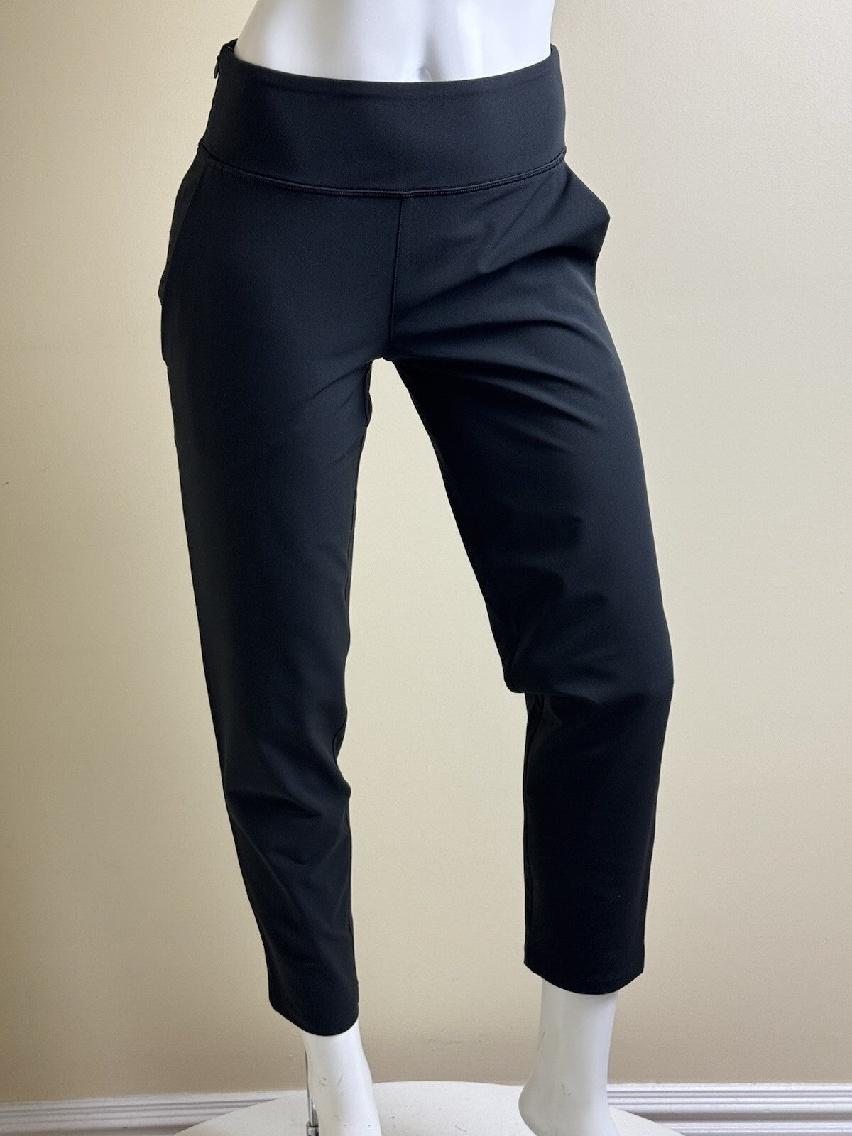 Puma Women’s Golf Pants Sz S.   (B.142/1)