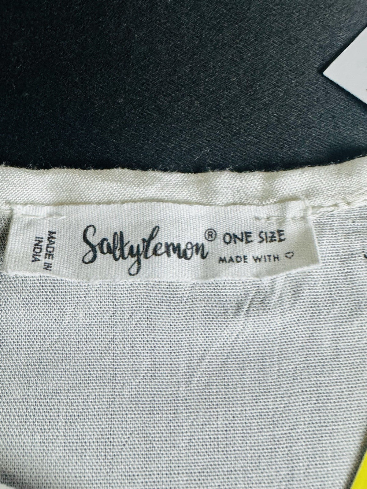 $39 Salty Lemon Women’s Tasseled Swim Cover Up Sz. One Size. (B.173)