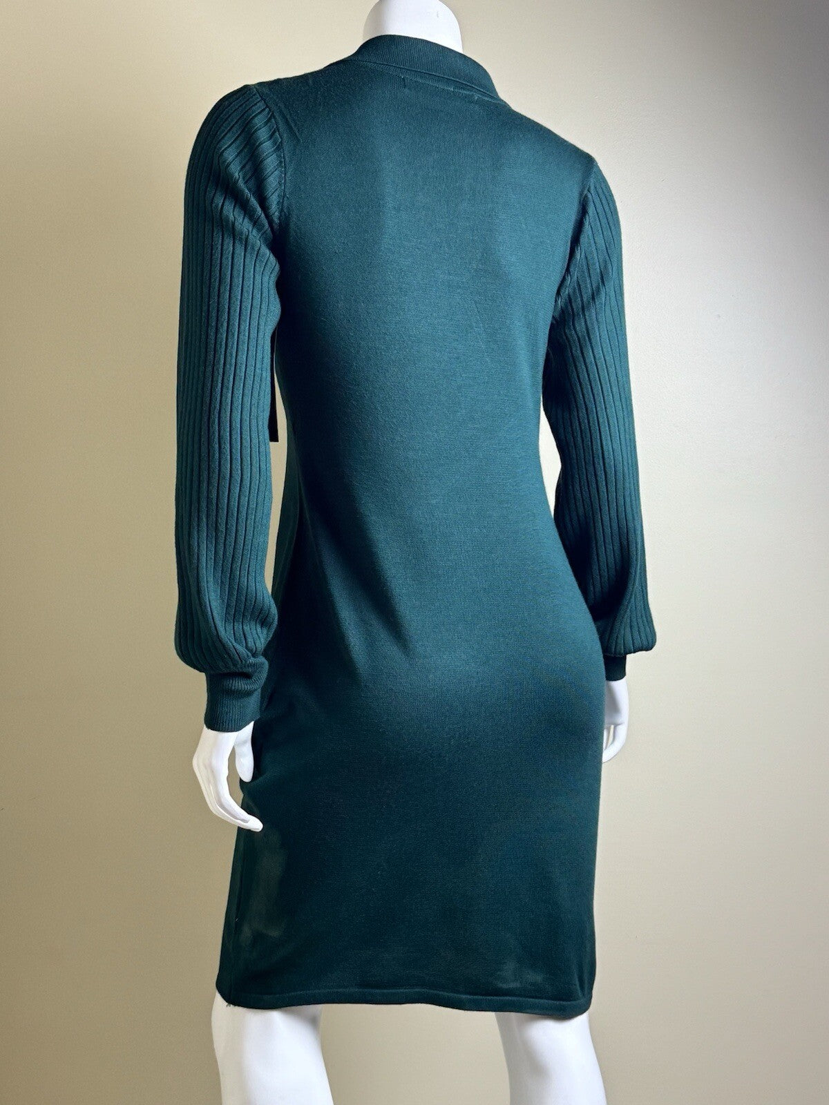ABSOLUTELY FAMOUS Knit Dress Sz S ( B.98)