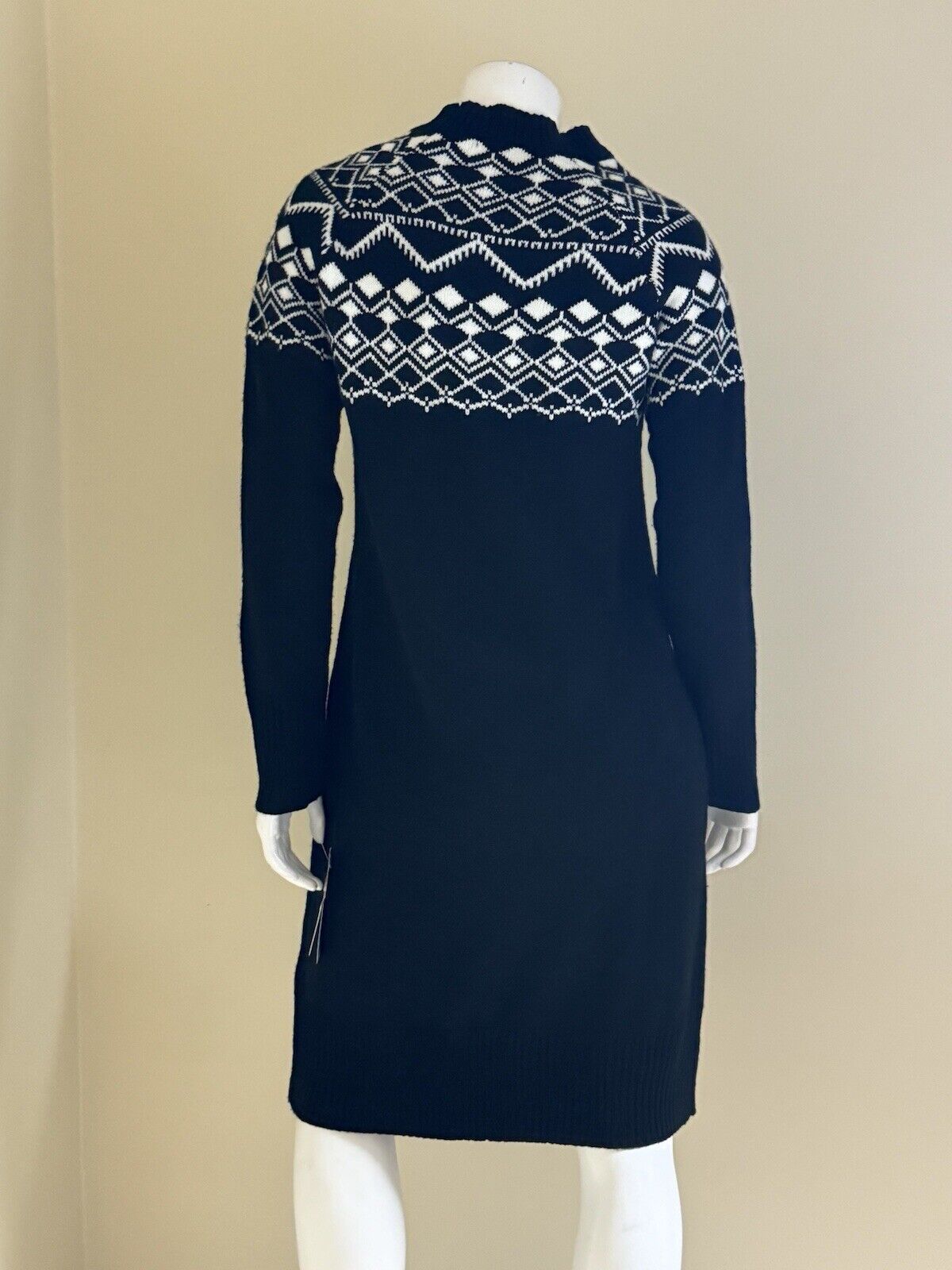 SANDRA DARREN Sweater Dress Sz L