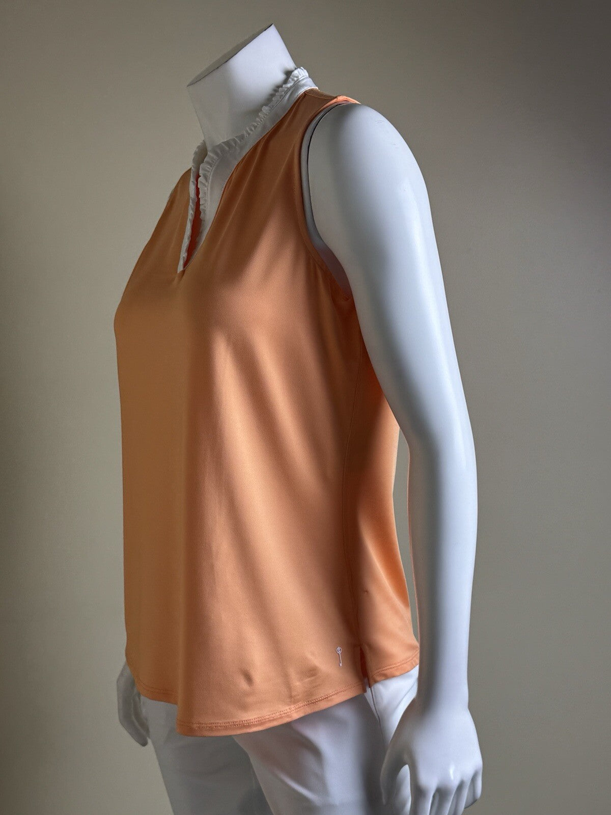 BELYN KEY Women’s Sleeveless Golf Shirt Sz M.    (B.134)