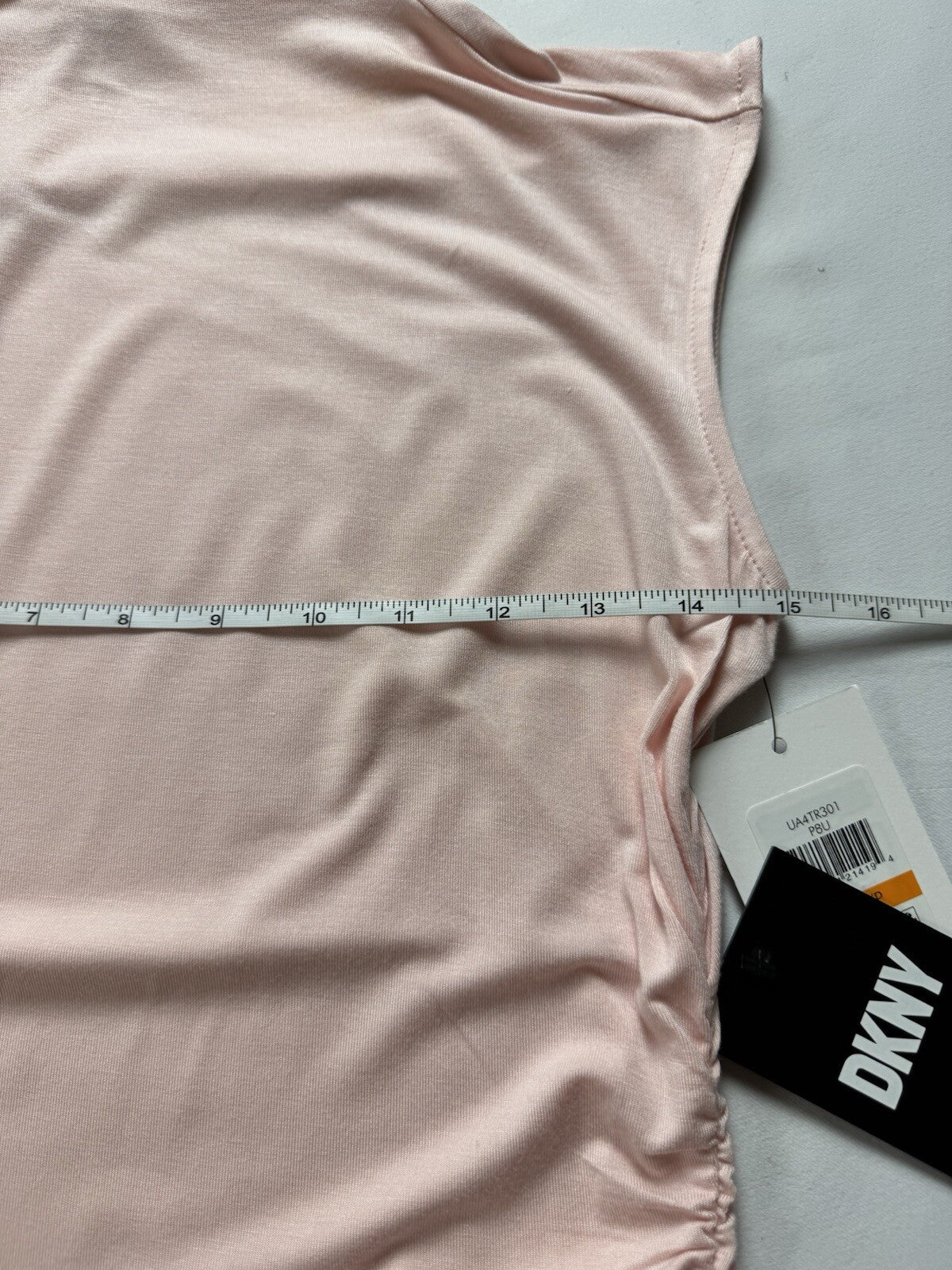 DKNY Women’s Sleeveless Top Sz S.  (B.130)