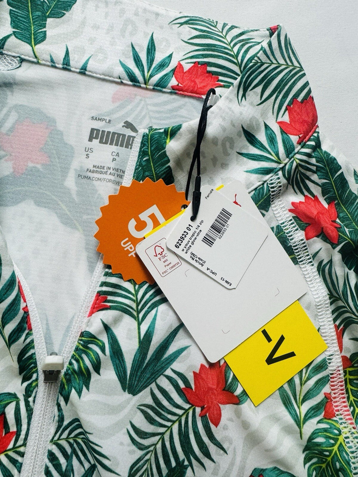 Puma Women's Floral Golf Sweatshirt Size S.   (B.110)