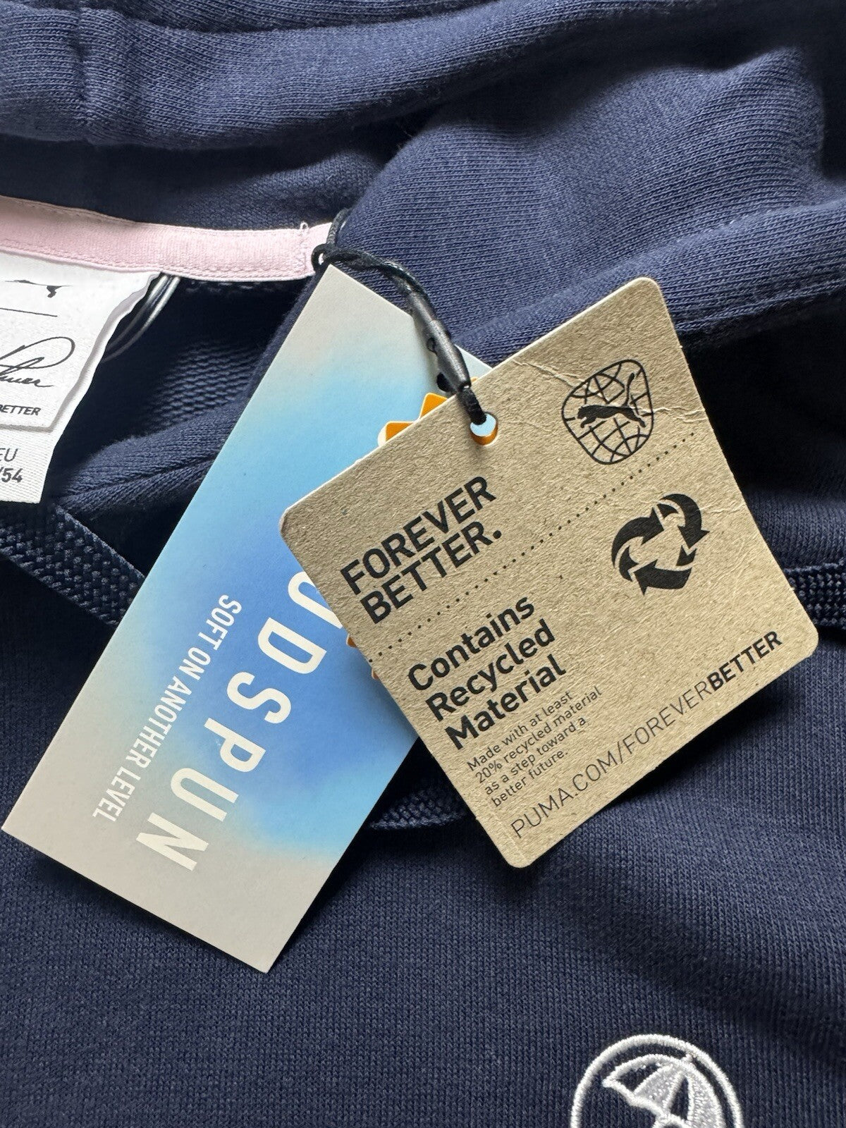 Puma Women's Hooded Golf Sweater Size S.   (B.128)