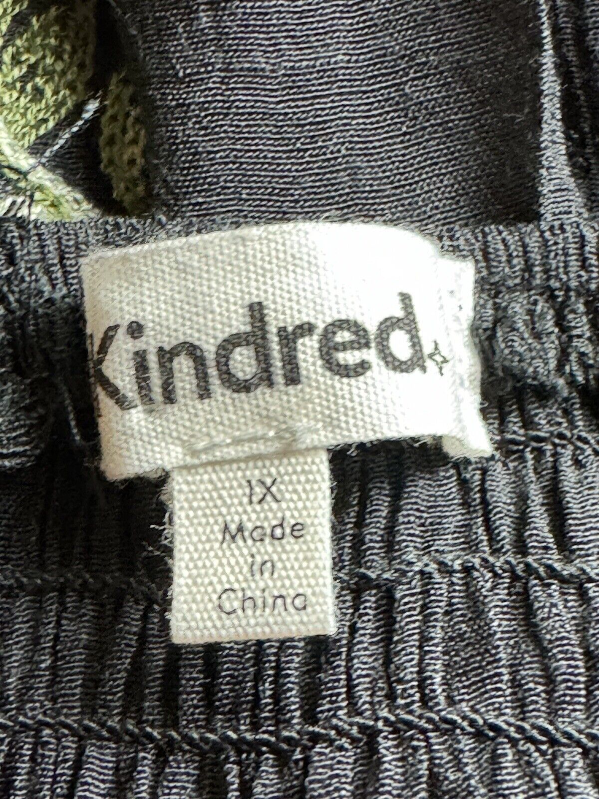 Kindred Women’s Maxi Size XL Black Flora.  (50)