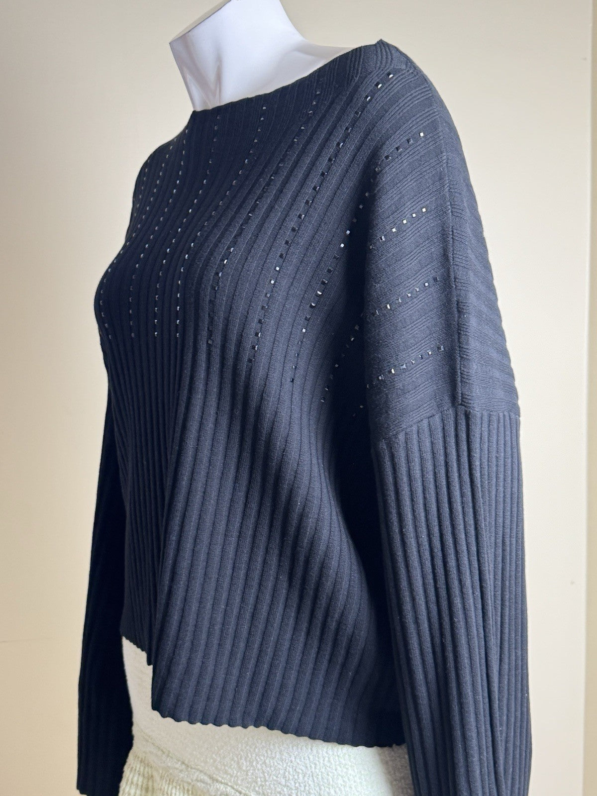 $89 DKNY Women’s Black Rhinestone Sweater Size L.      (B.119)