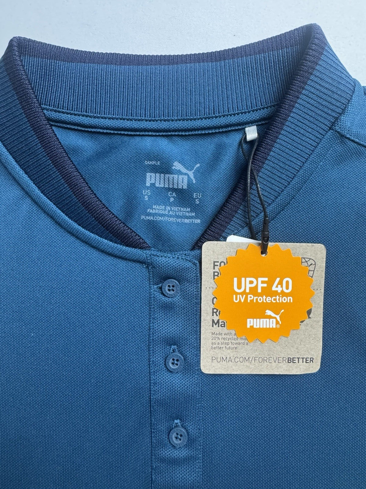 Puma Women’s Golf Shirt Sz S.   (B.161)