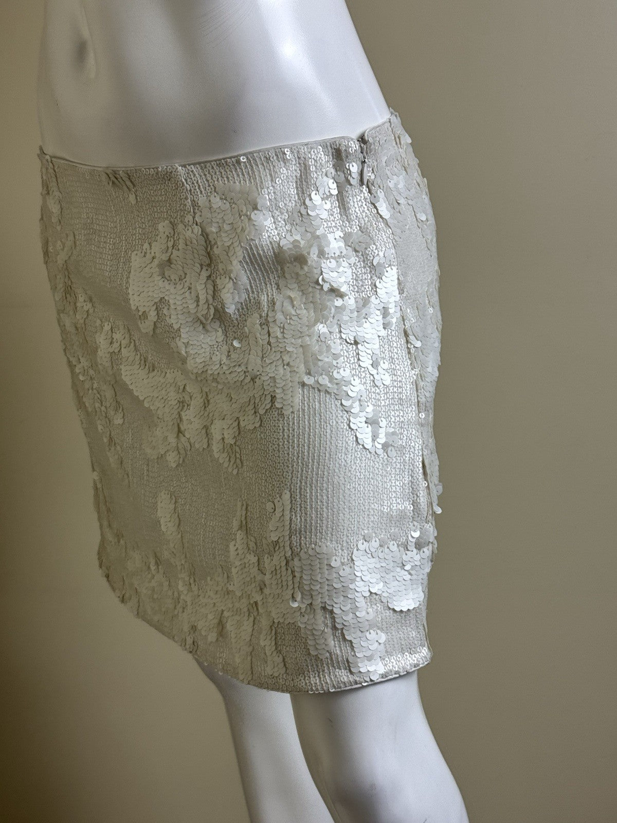 $228 Walter Baker Ashlee Skirt Vanilla Sequin Size 6   (B.152)