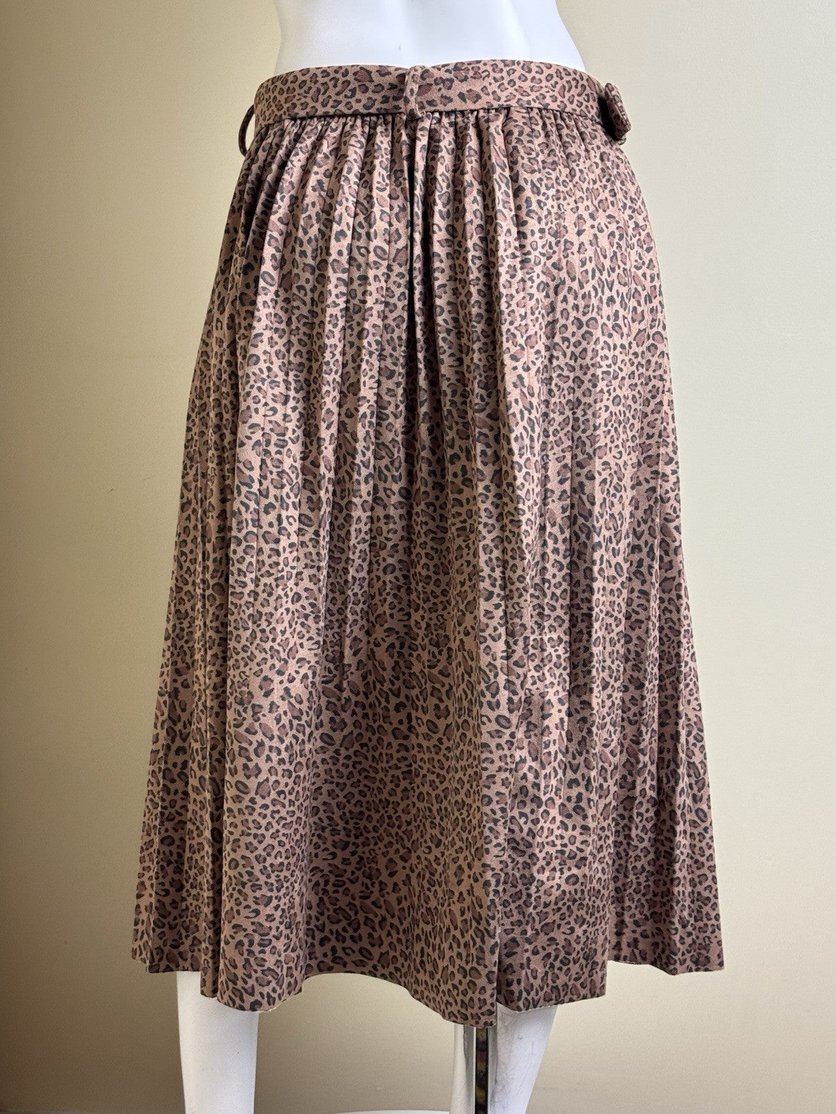 Alice Blue Leopard Knit Pleated Skirt Belted Size L. (B.155)