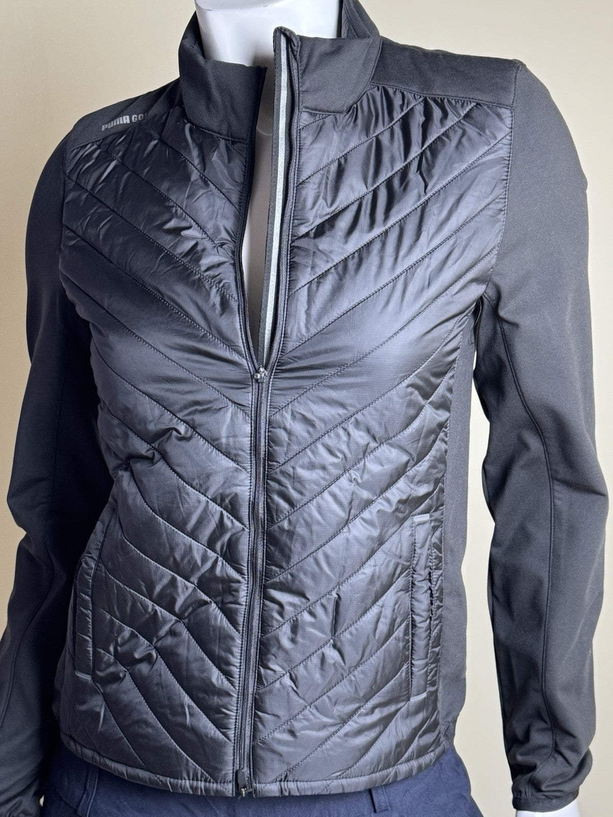 Puma Women's Golf Quilted Jacket Size S.   (B.150)
