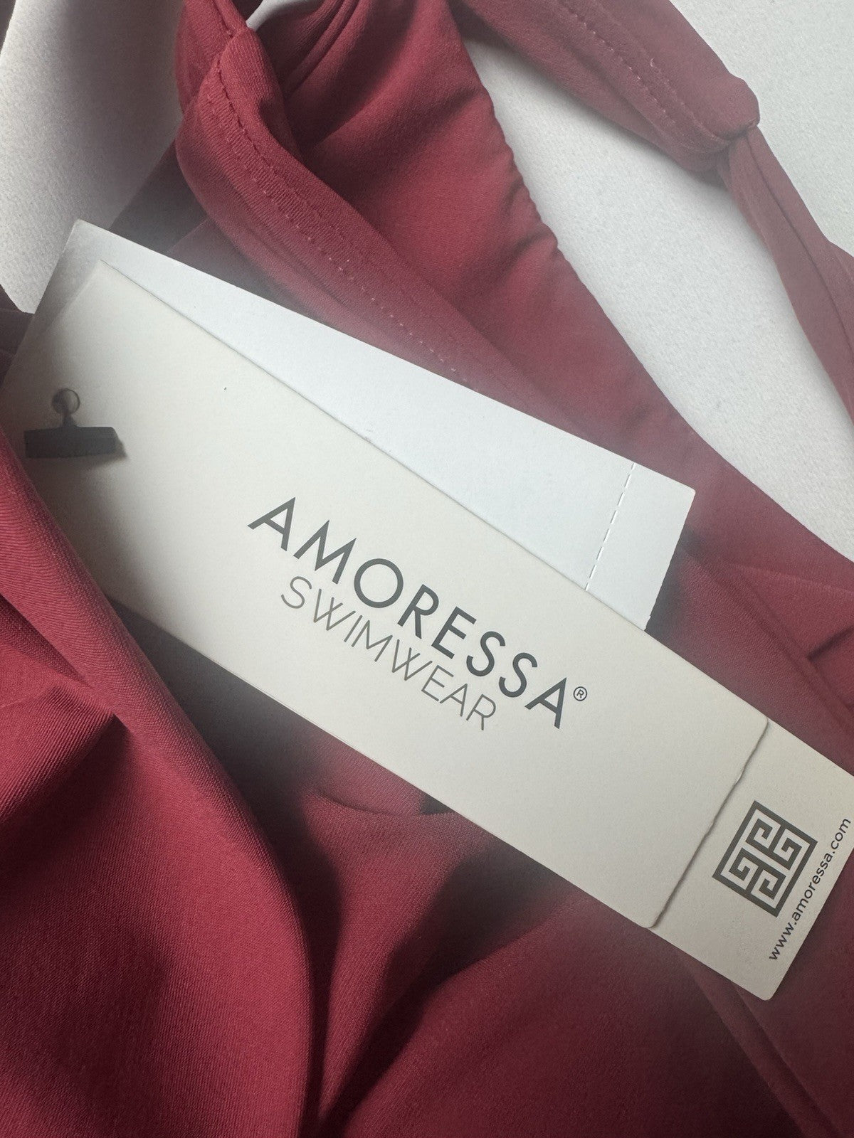 $170 Amoressa by miraclesuit Ladies Sashay One Piece Swim Suit Size 8.   (B.151)