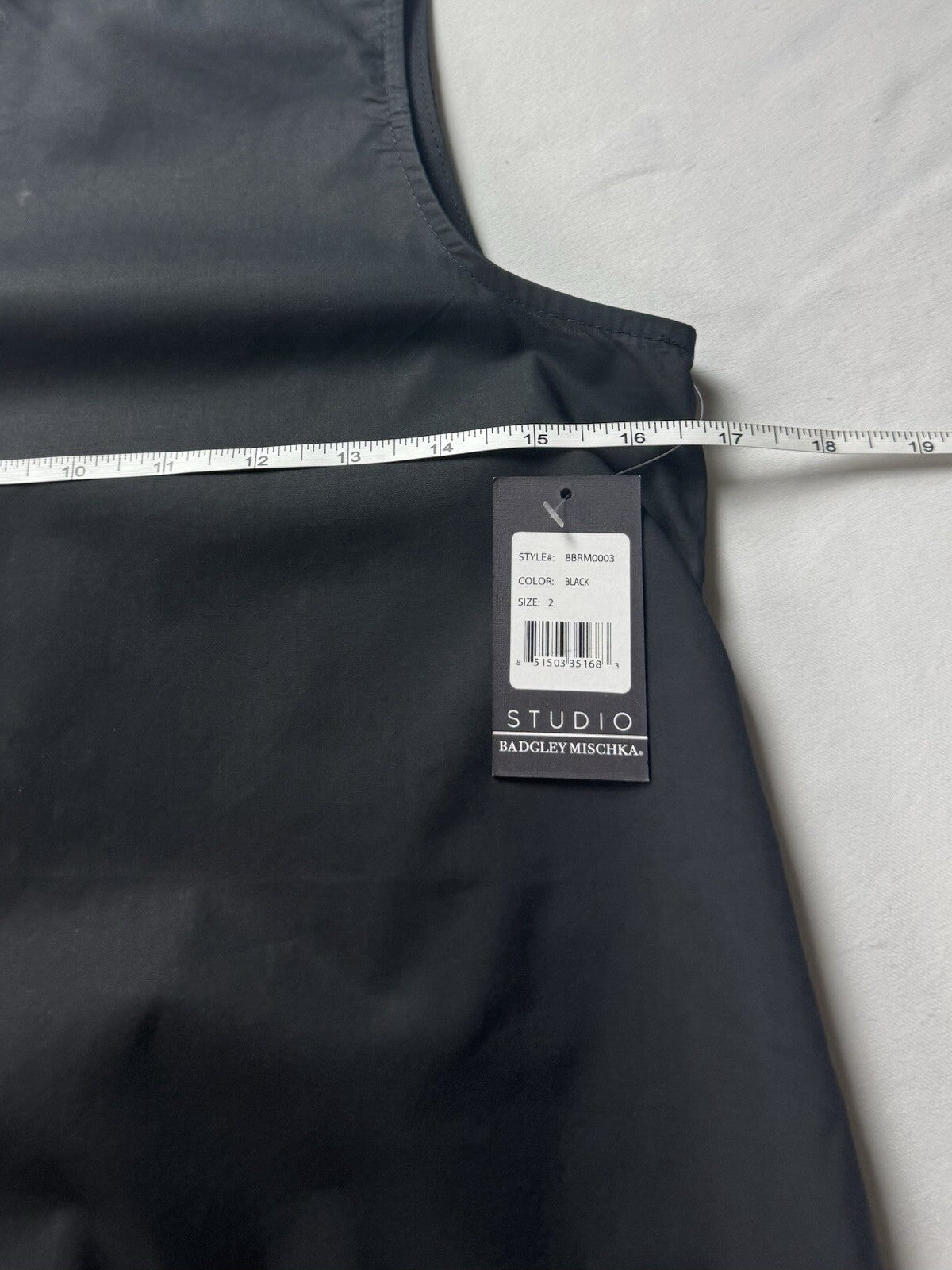 STUDIO Badgley Mischka Women’s Top Black Sleeveless Sz 2. (B.143)