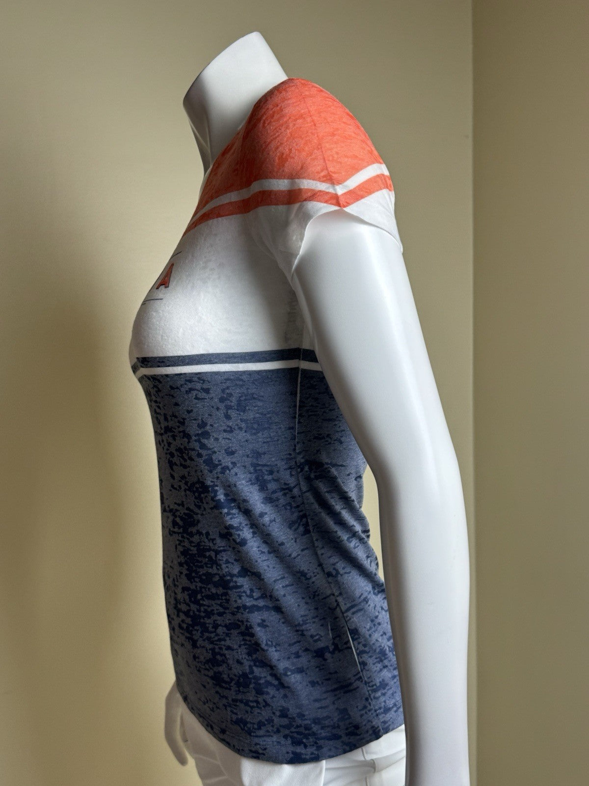 LeverWear Women's Virginia Logo shirt Sz M   (B.170)