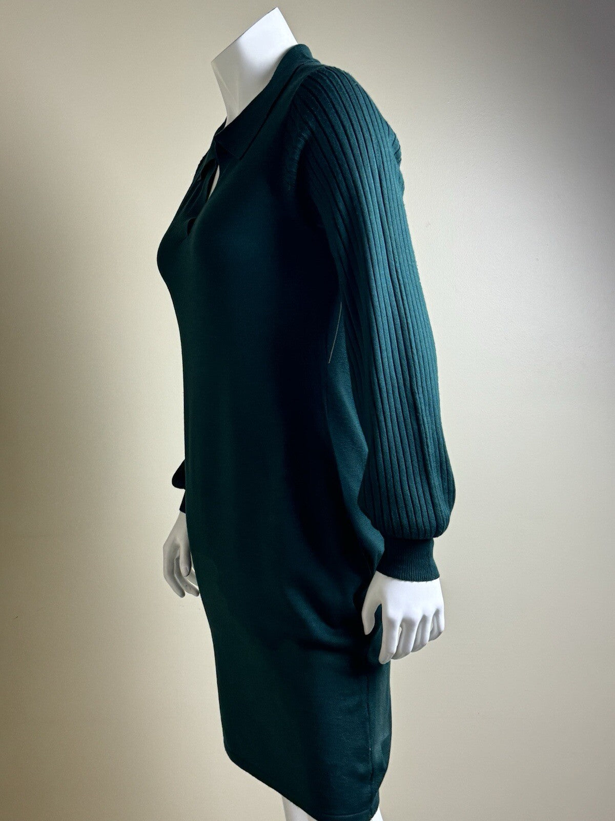 ABSOLUTELY FAMOUS Knit Dress Sz S ( B.98)