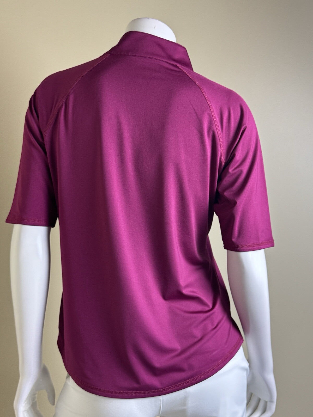 BELYN KEY Women’s Reversible Golf Shirt Sz M.    (B.134)