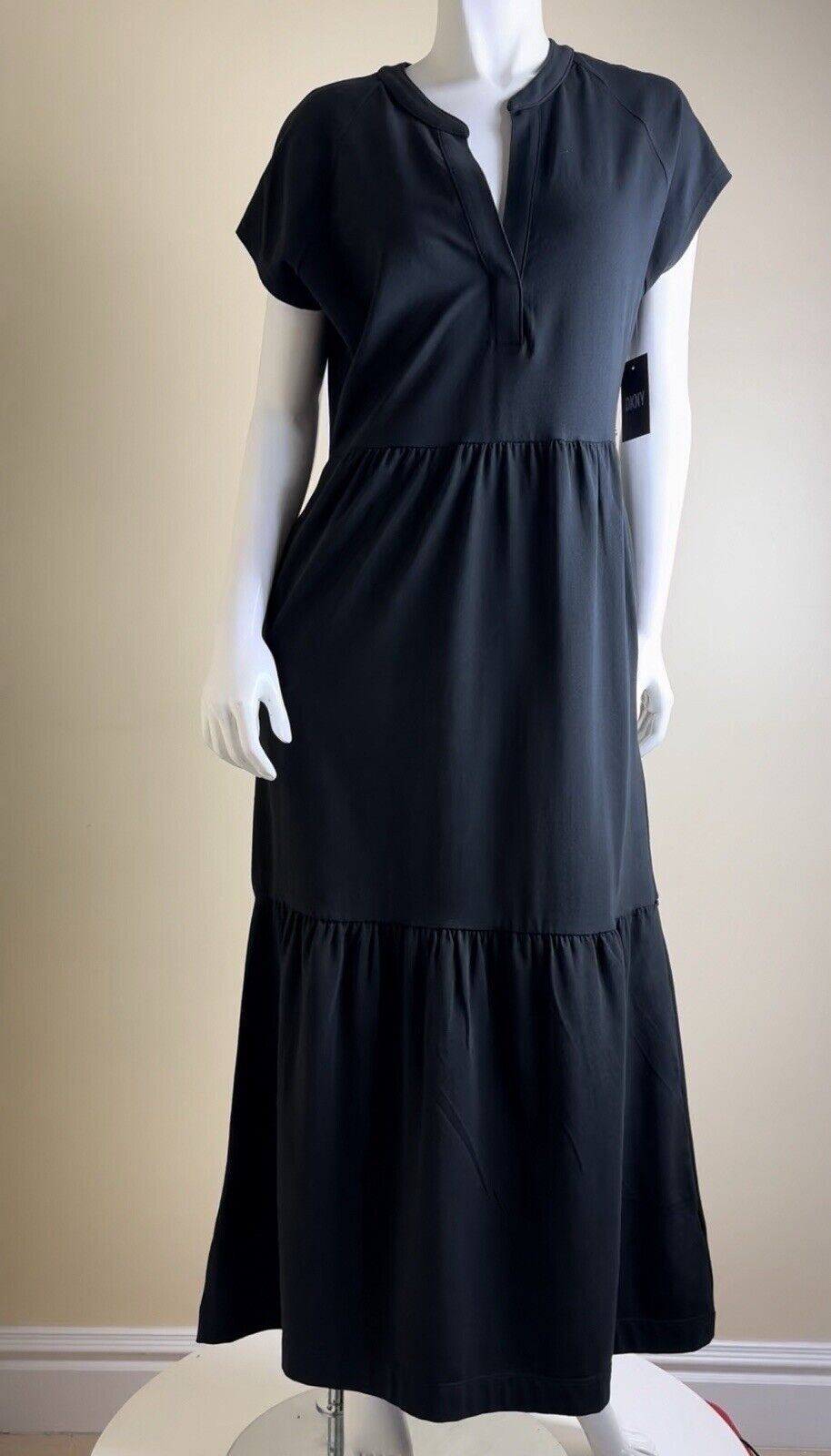 $129 DKNY Women’s Sz M Black Dress  (B.84)