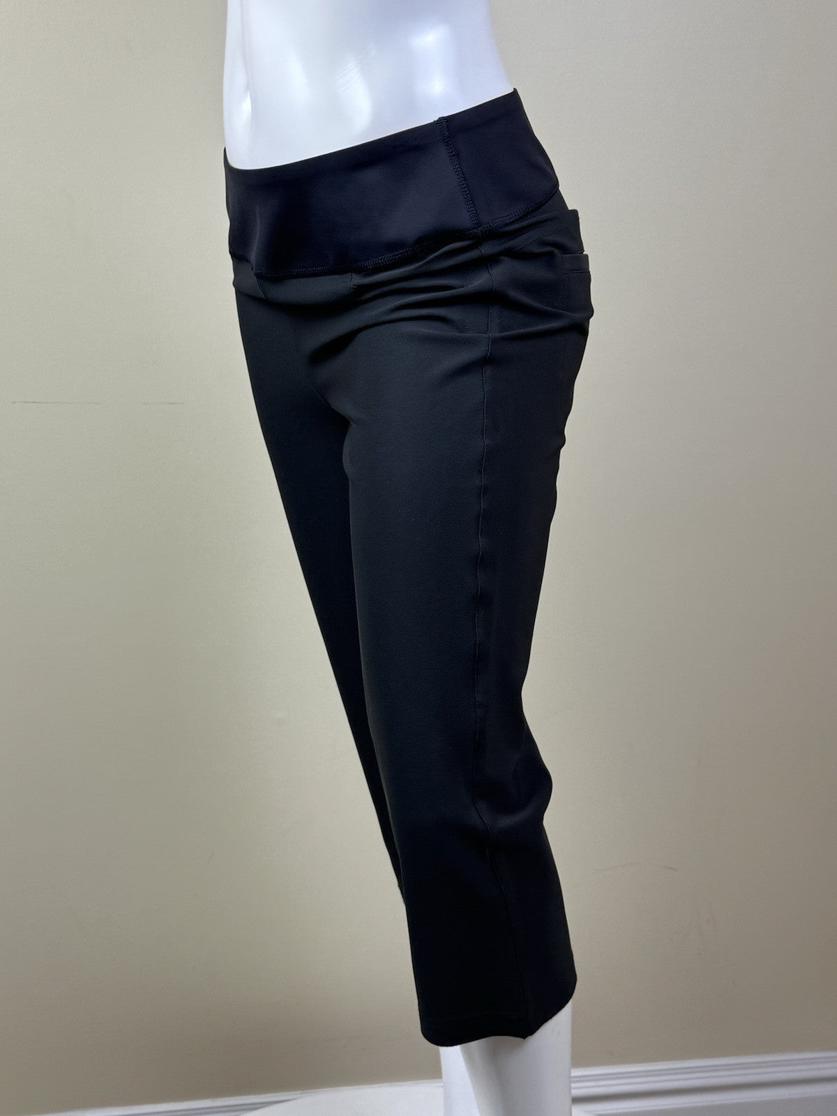 Puma Women’s Golf Pants Sz S.   (B.181)