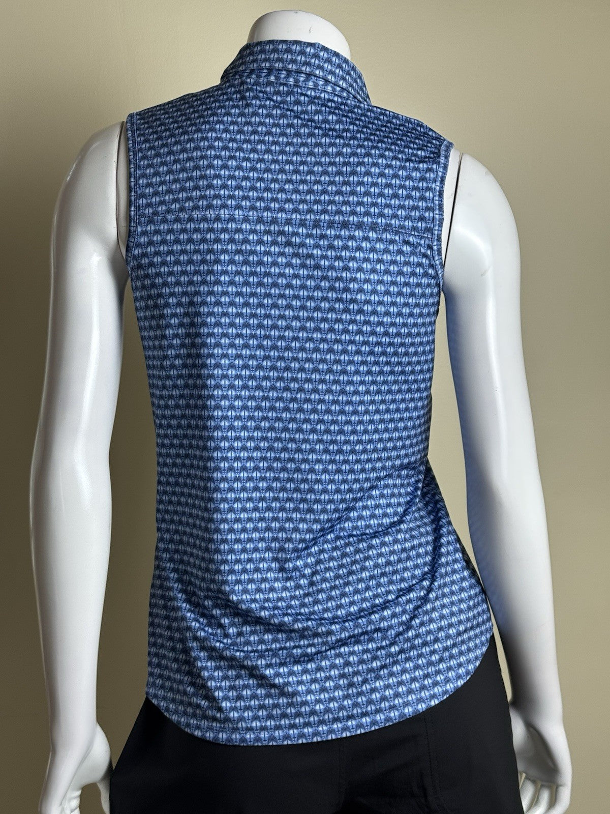 Puma Women’s Golf Shirt Sz S.   (B.183/2)