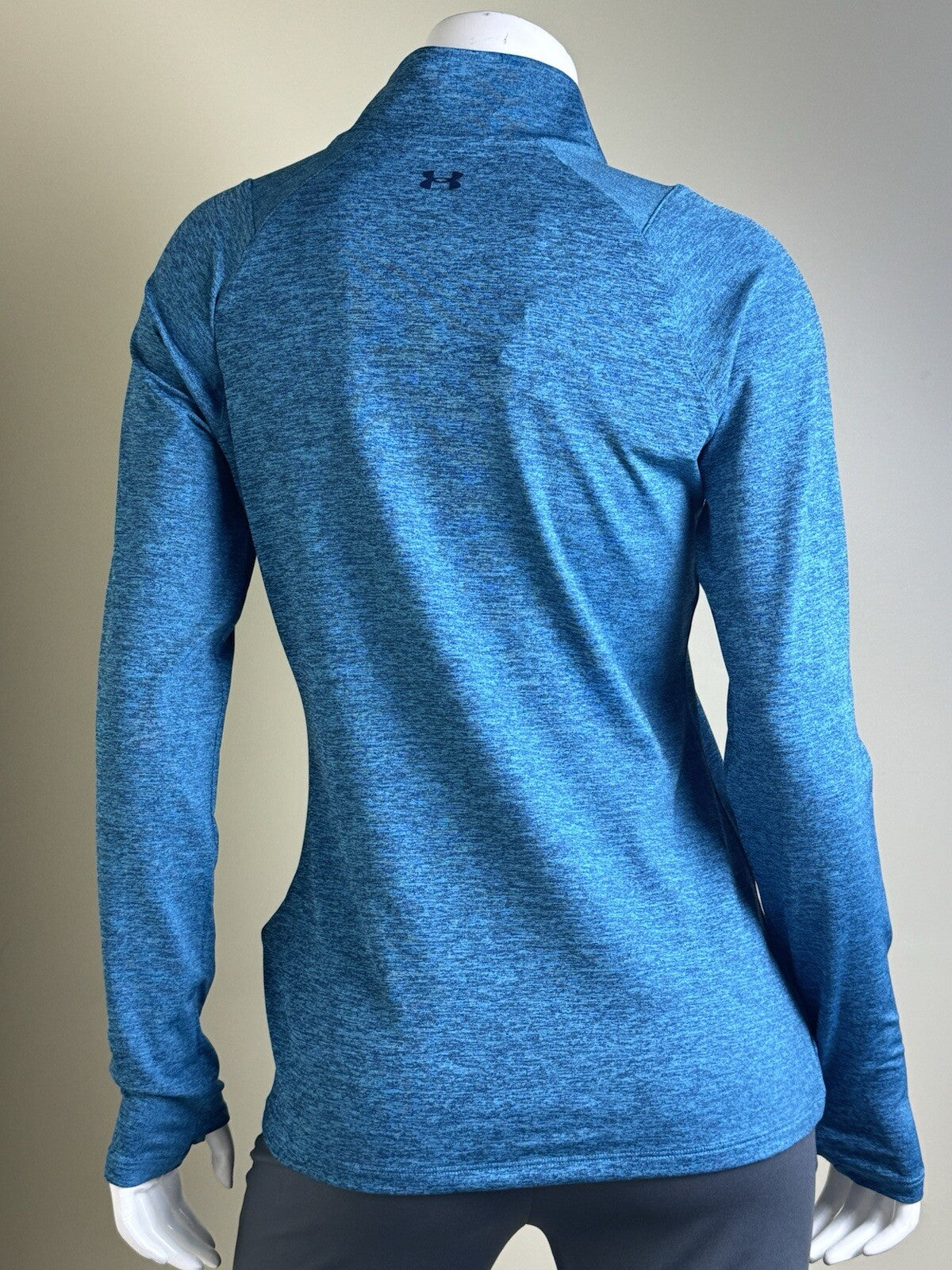 Under Armour Women's Golf Sweatshirt Size M.    (B.113)