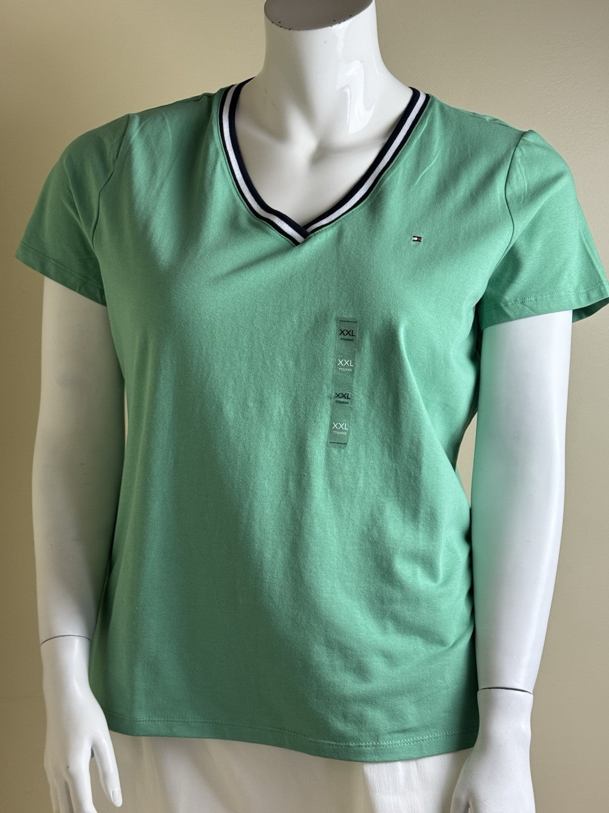 Tommy Hilfiger Women's Green T-Shirt Sz 2XL.   (B.184)