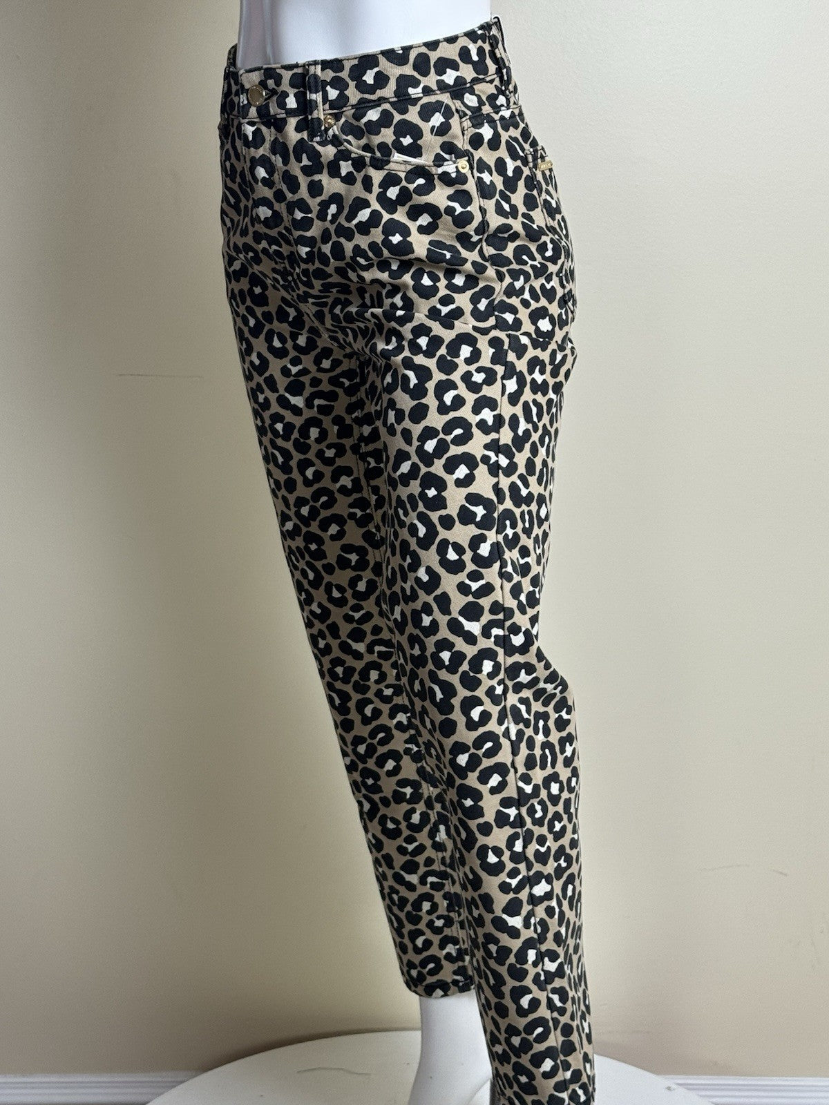$125 Michael Kors Women’s Animal Print Jeans Sz 2.    (B.065)