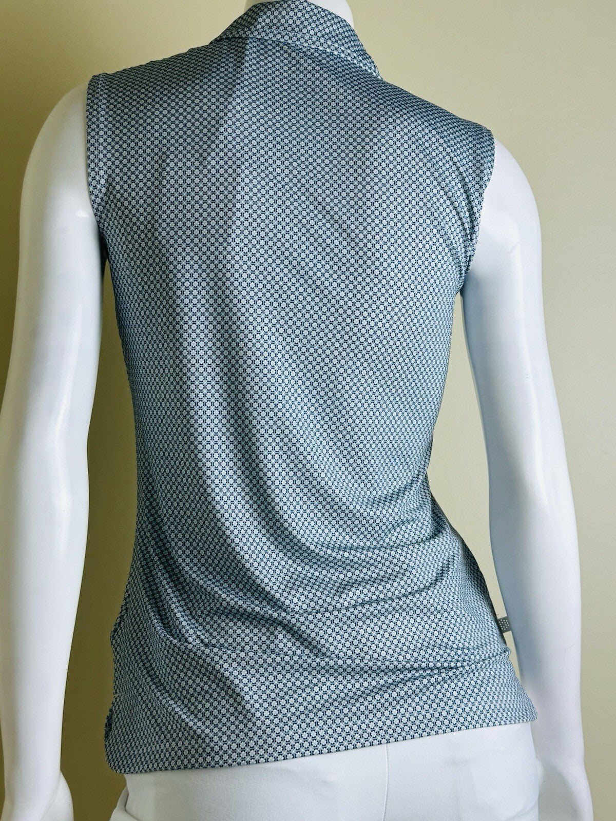 Puma Women’s Golf Shirt Sleeveless Sz S (B.80)