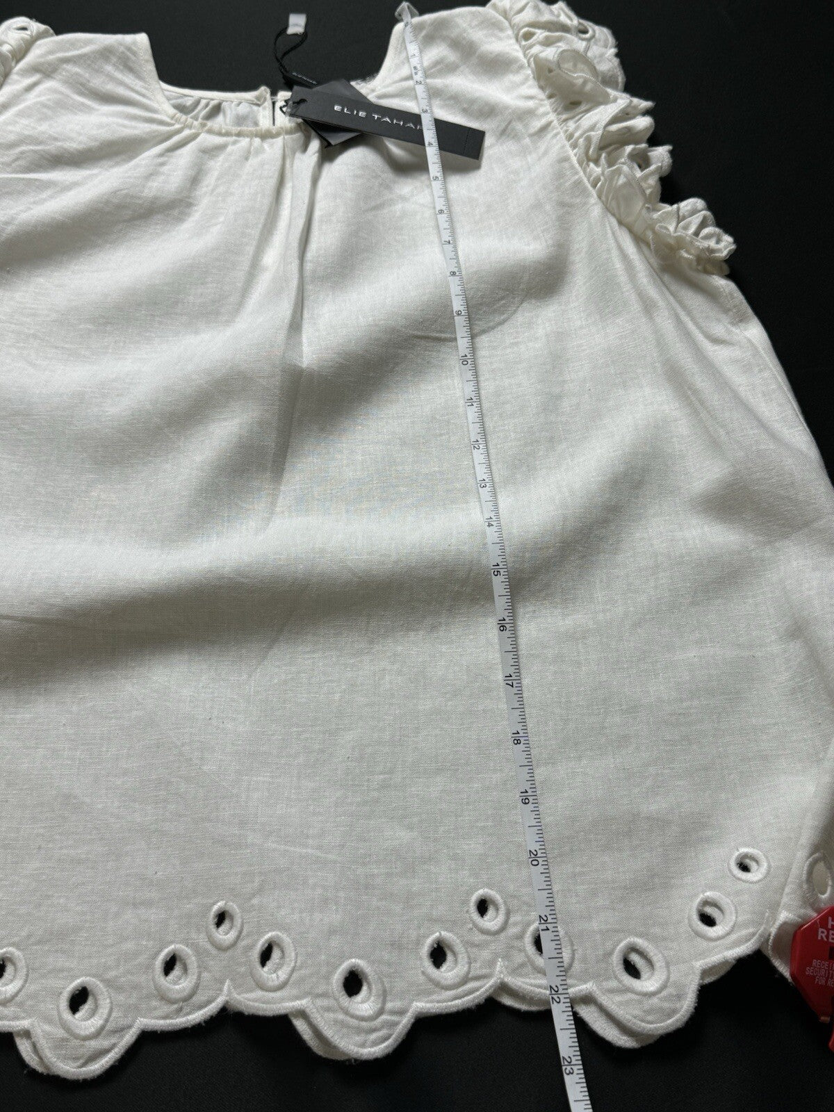 $245 Elie Tahari Women’s White Ruffled Sleeves Blouse Top Sz S. (B.85)