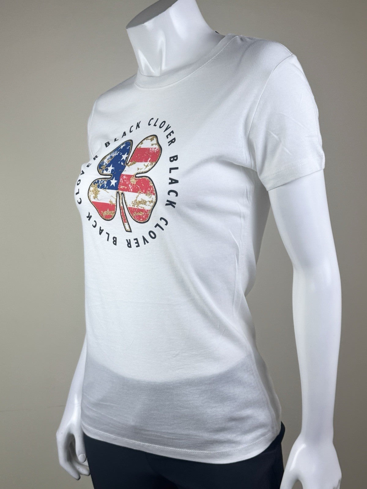 Black Clover Women’s T-Shirt Clover Logo Sz L      (B.181)