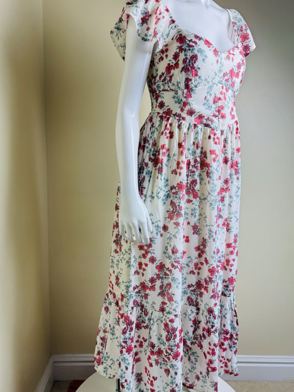 SUGARKiSS Women’s Floral Dress Sz L.  (B.05)