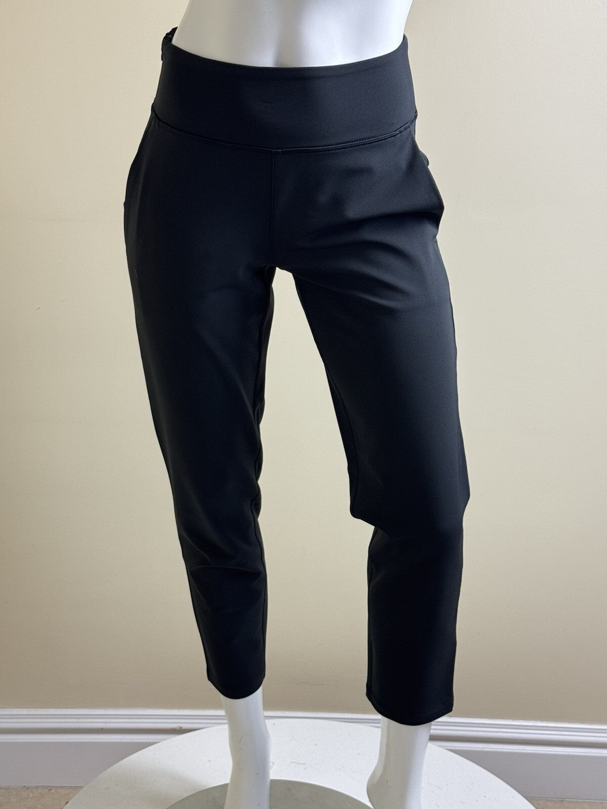Puma Women’s Black Range Joggers Sz S.   (B.125/1)
