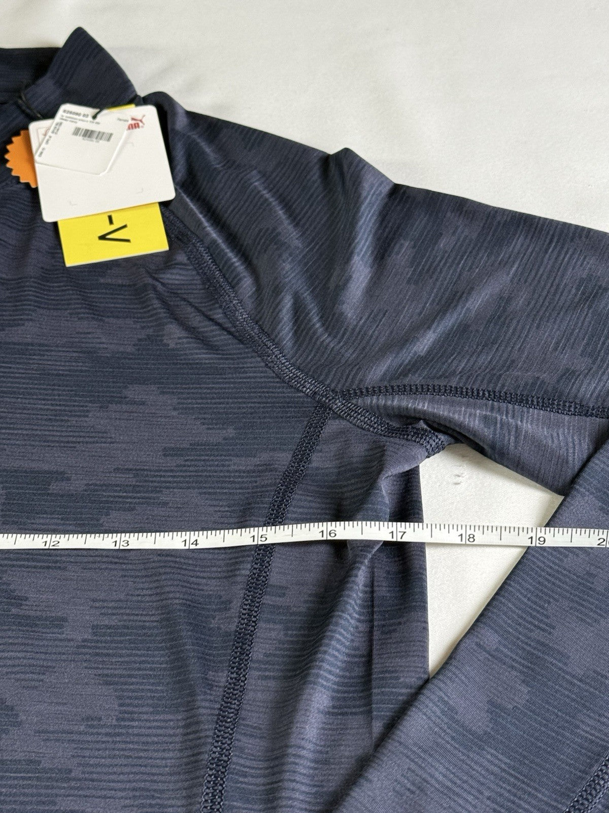 Puma Women's Golf Camo Sweatshirt Size S    (B.172)