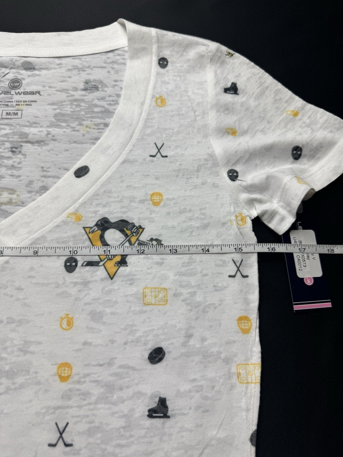 LeverWear Women's Golf shirt Hockey Print Sz M   (B.160)