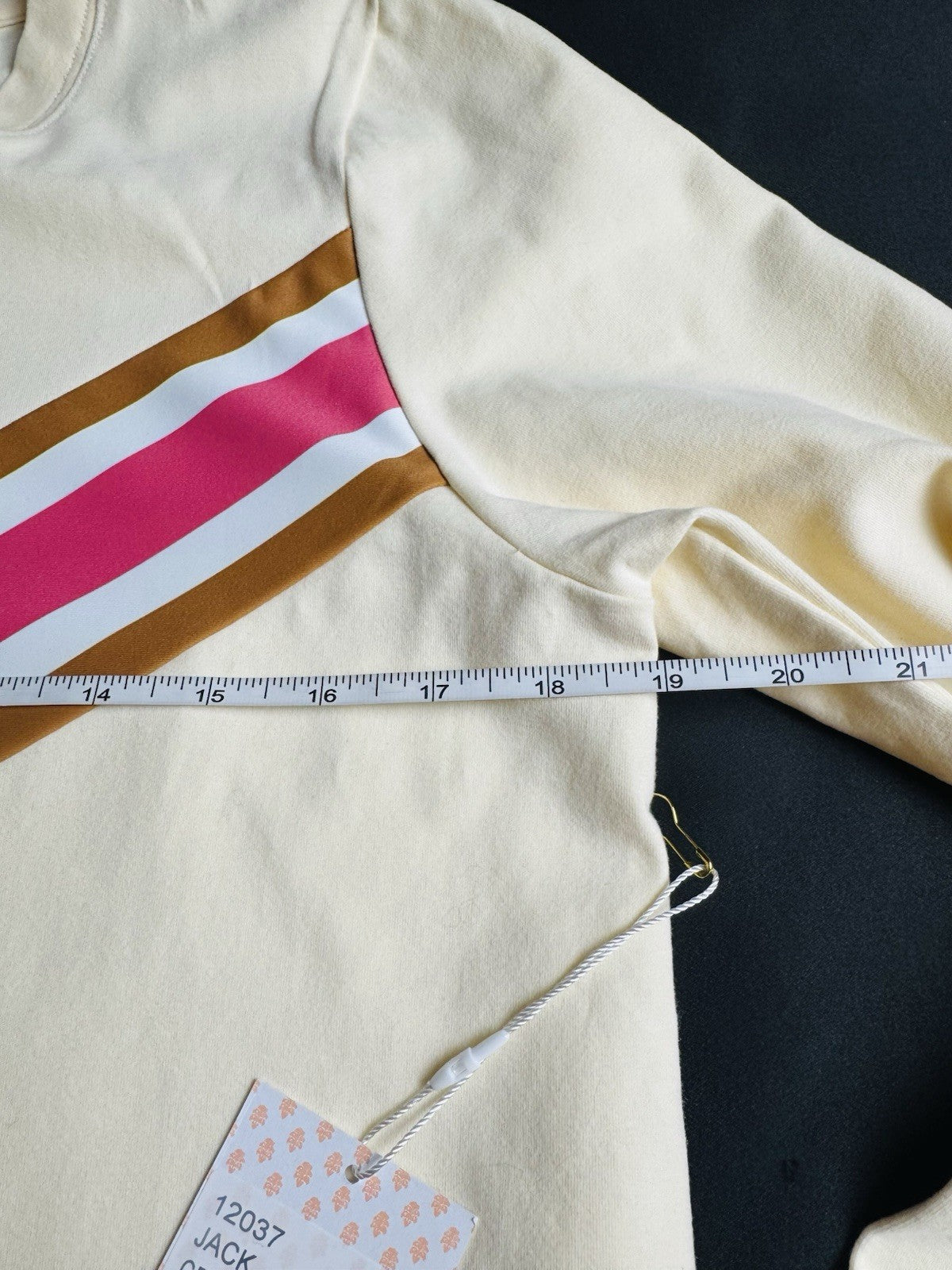 Smith & Quinn Women’s Golf SweatShirt Size M.     (B.038)