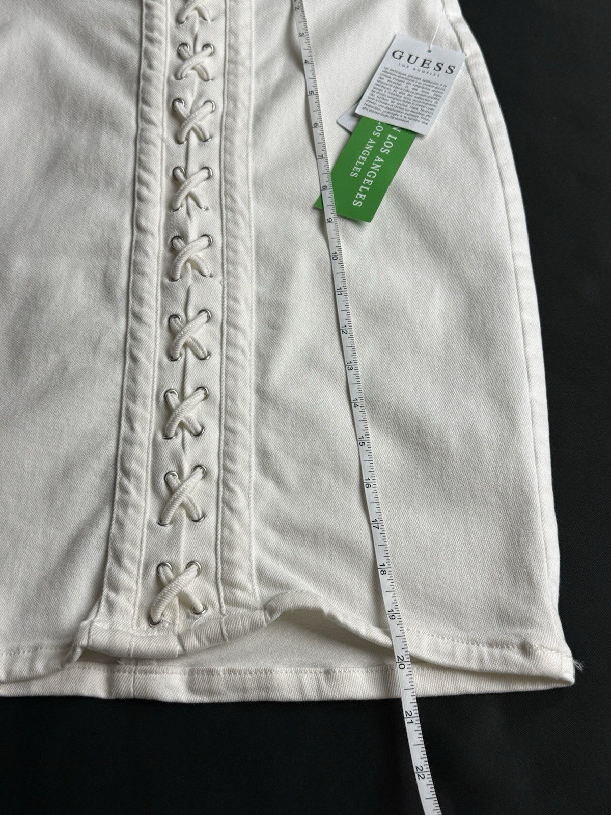 $89 Guess Los Angeles Women’s White Cecilia Denim Skirt Sz 6/28.    . (B.153)