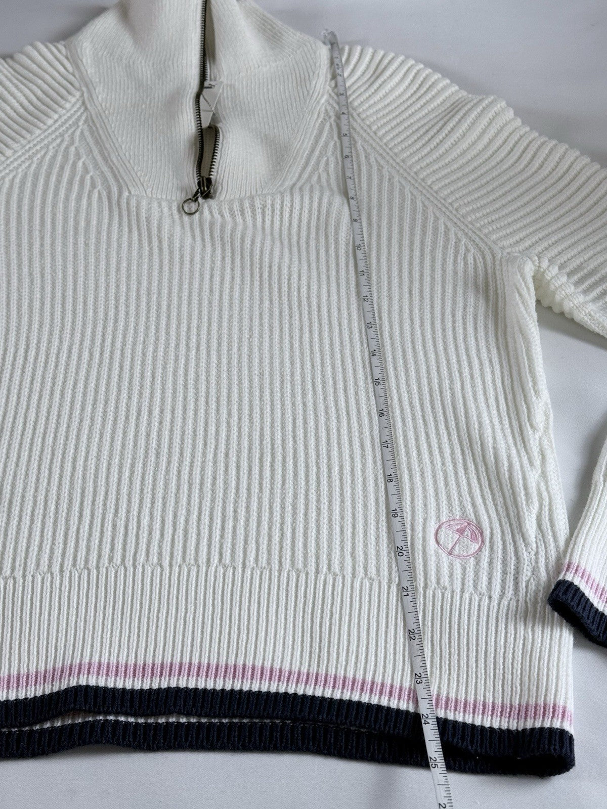 Puma Women's Golf Sweater Size S.   (B.097)