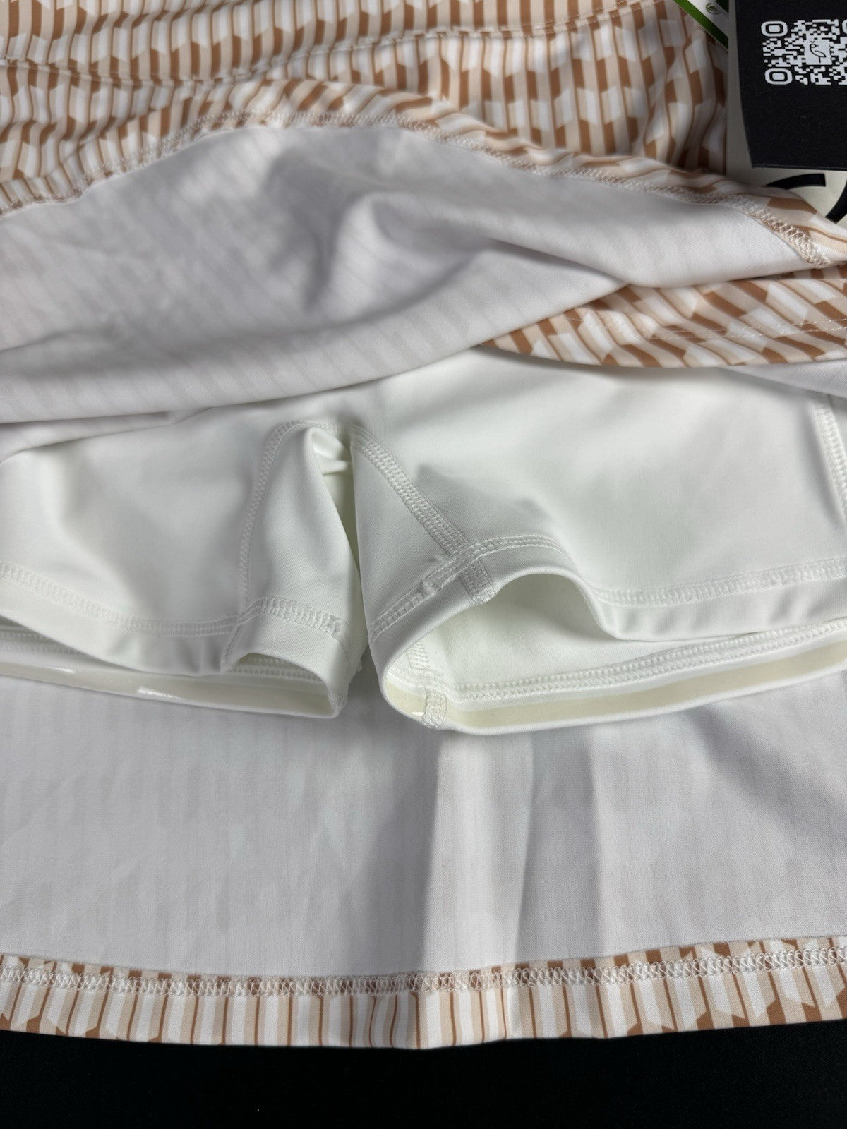 A. Putnam Womens Golf Skort Sz S   (B.037)