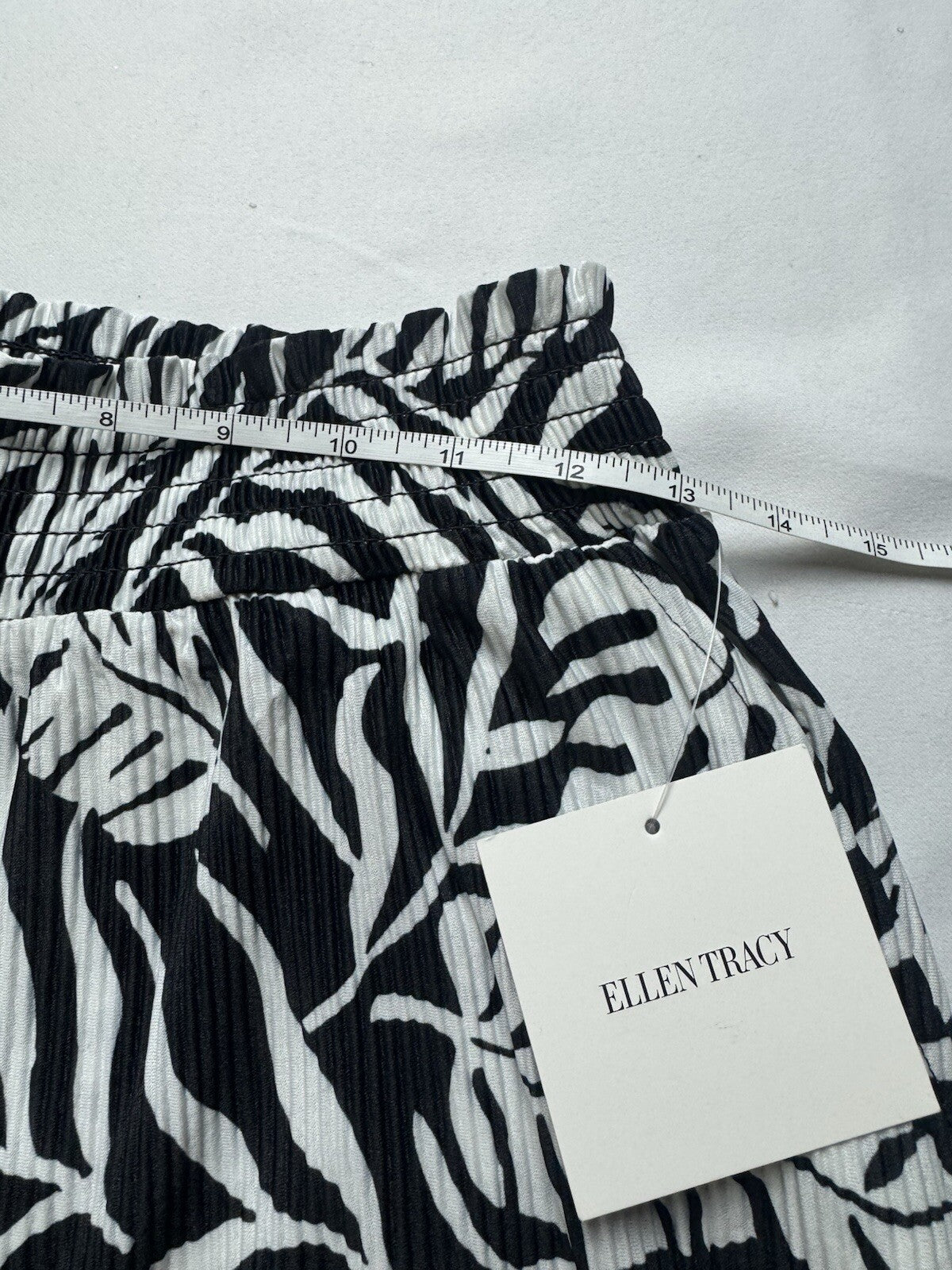 $89 Ellen Tracy Women’s Trousers Leaf Print Sz S. (B.141)