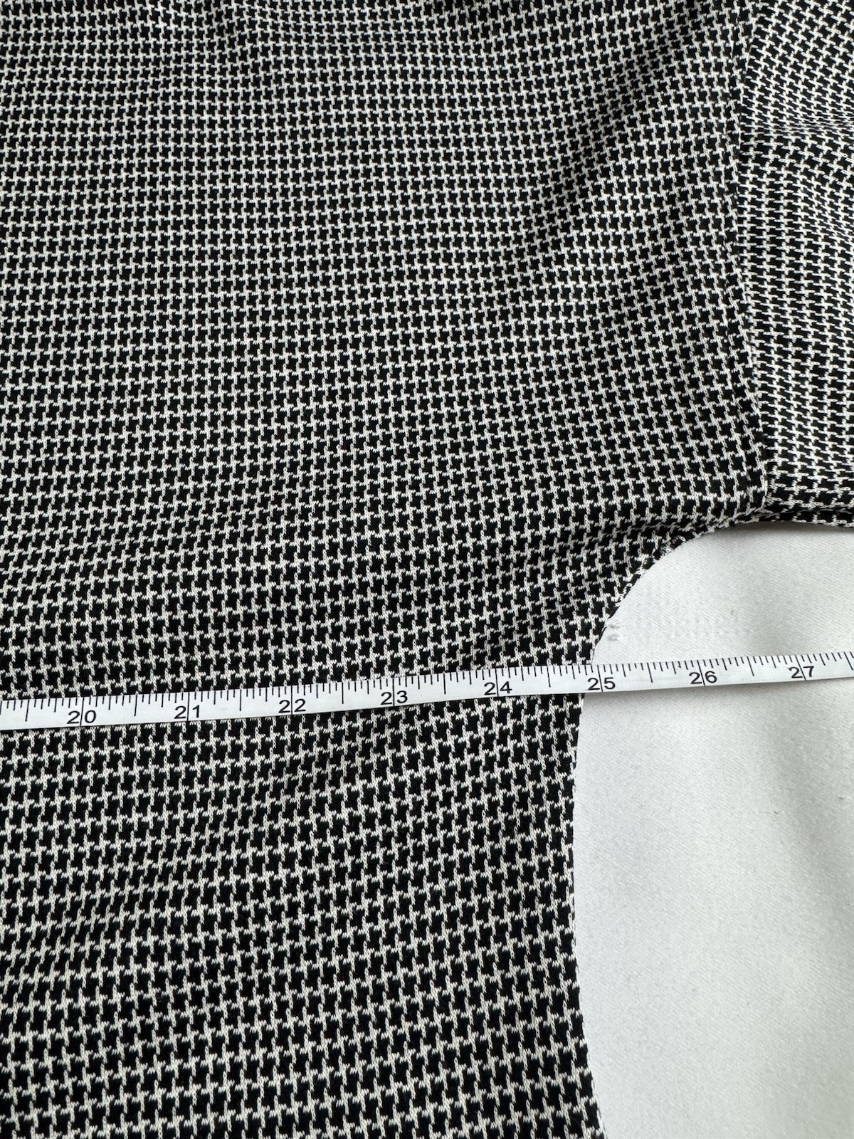 $128 Max Studio London Women’s Knit Herringbone Blouse Size M.      (B.038)