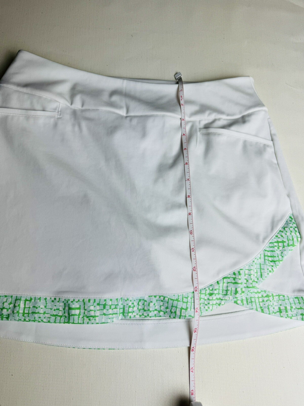 Adidas Women’s Golf Skirt Skort White w Green Sz M  (01)