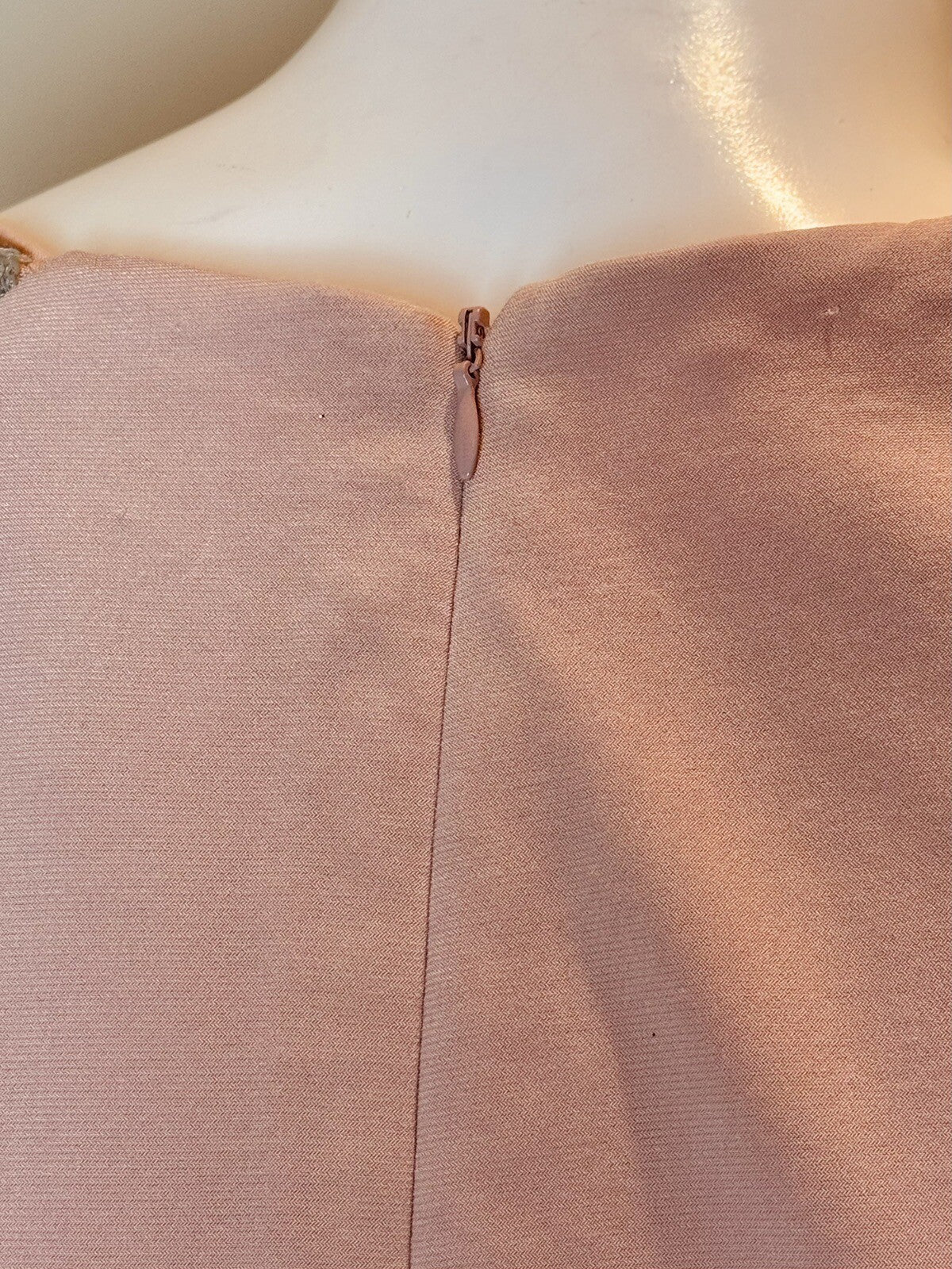 R&M Richard Knee-Length Sheath Dress w/Sheer Inserts Sequins Sz 8.       (B.158)