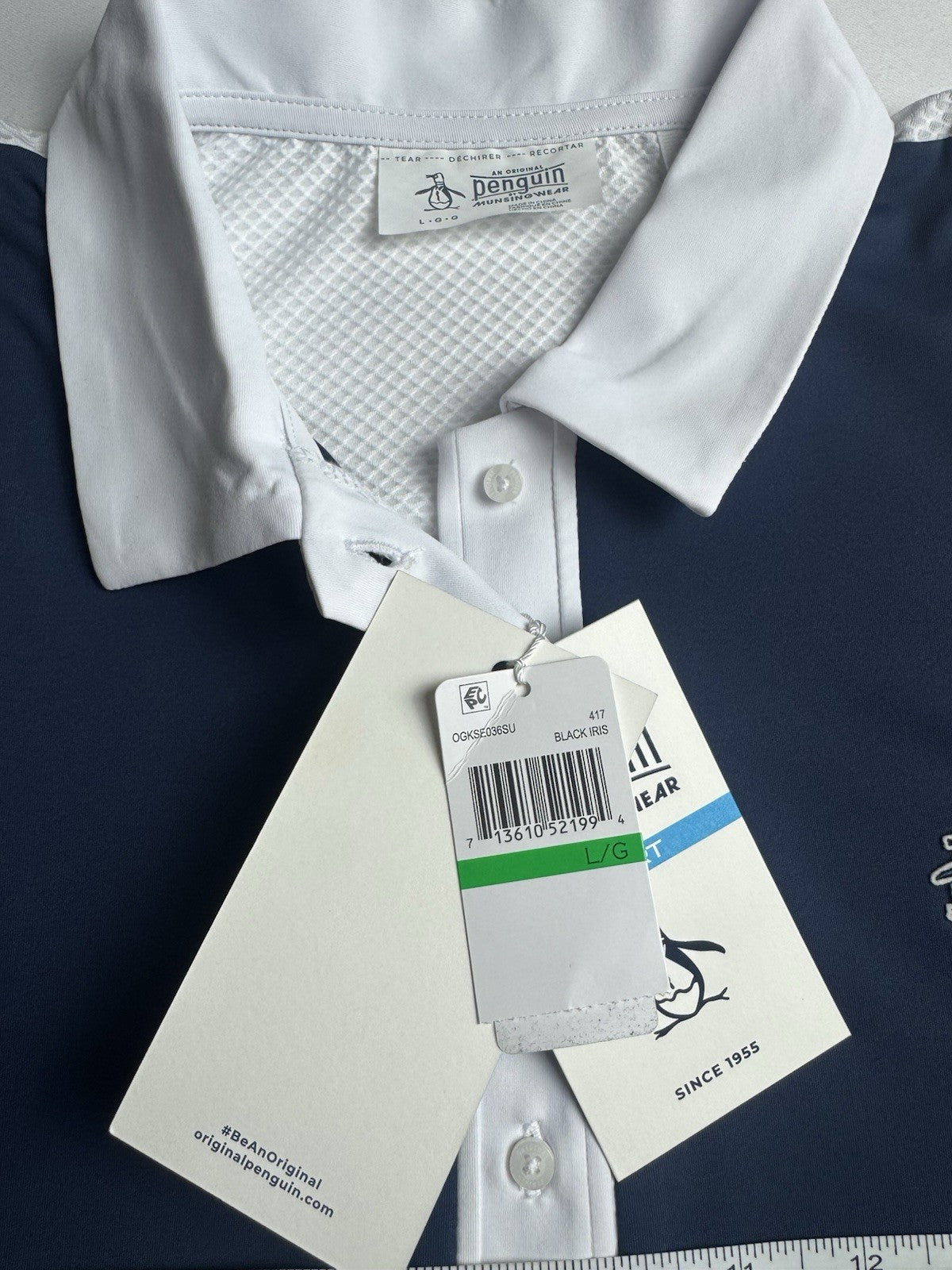 $90 An Original Penguin by Munsingwear Women’s Golf shirt Sz L.     (B.162)