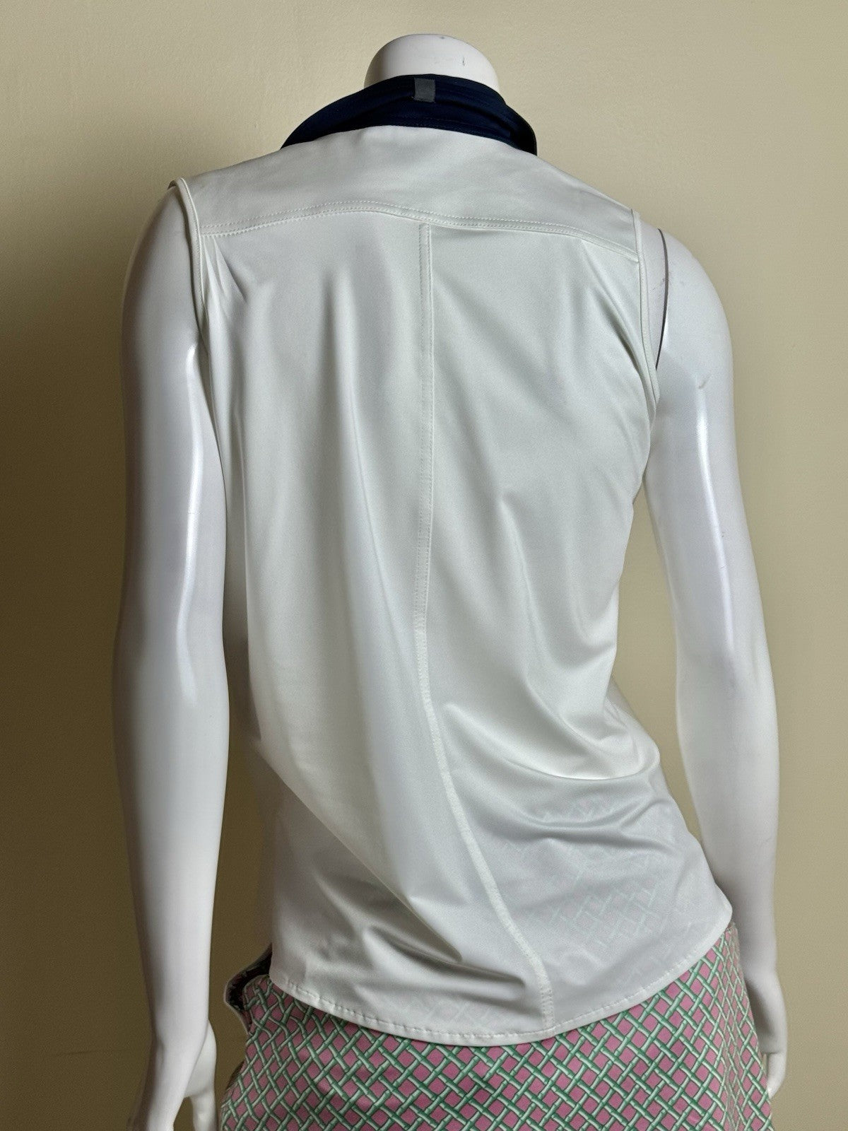 BELYN KEY Women’s Golf Shirt Sz M    (B.037)