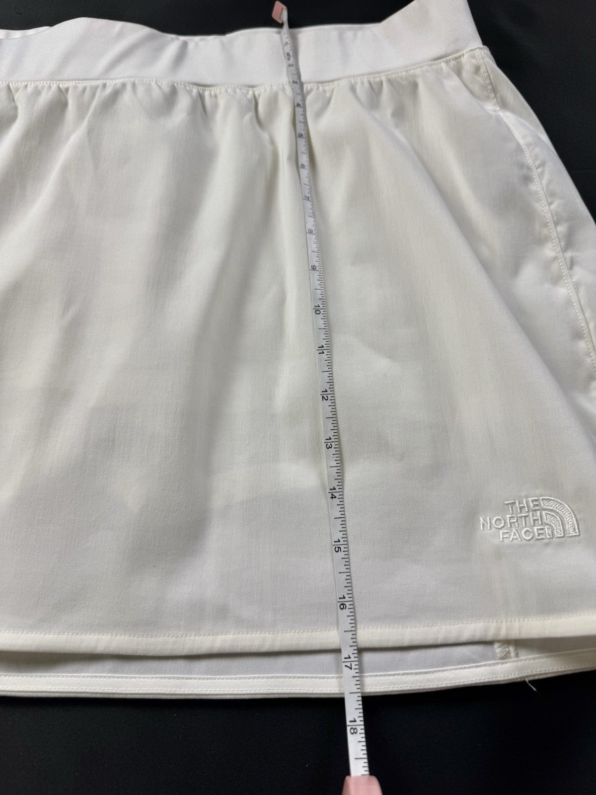$50 The North Face Women’s Skort White W/Pocket Sz XL.    (B.184)