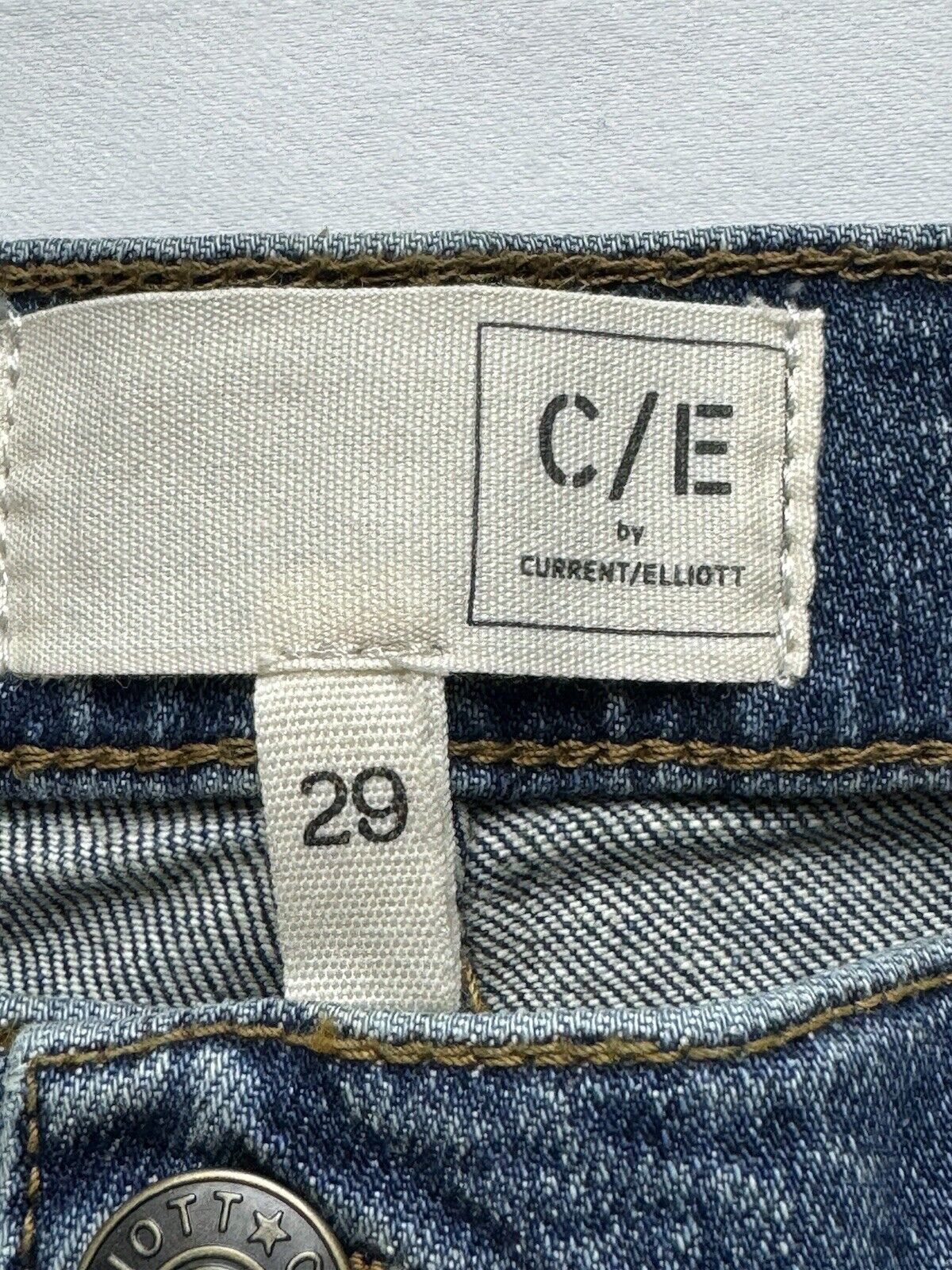 $228 C/E by Current Elliott Women’s Sz 29 Straight Leg Blue Jeans    (B.53)