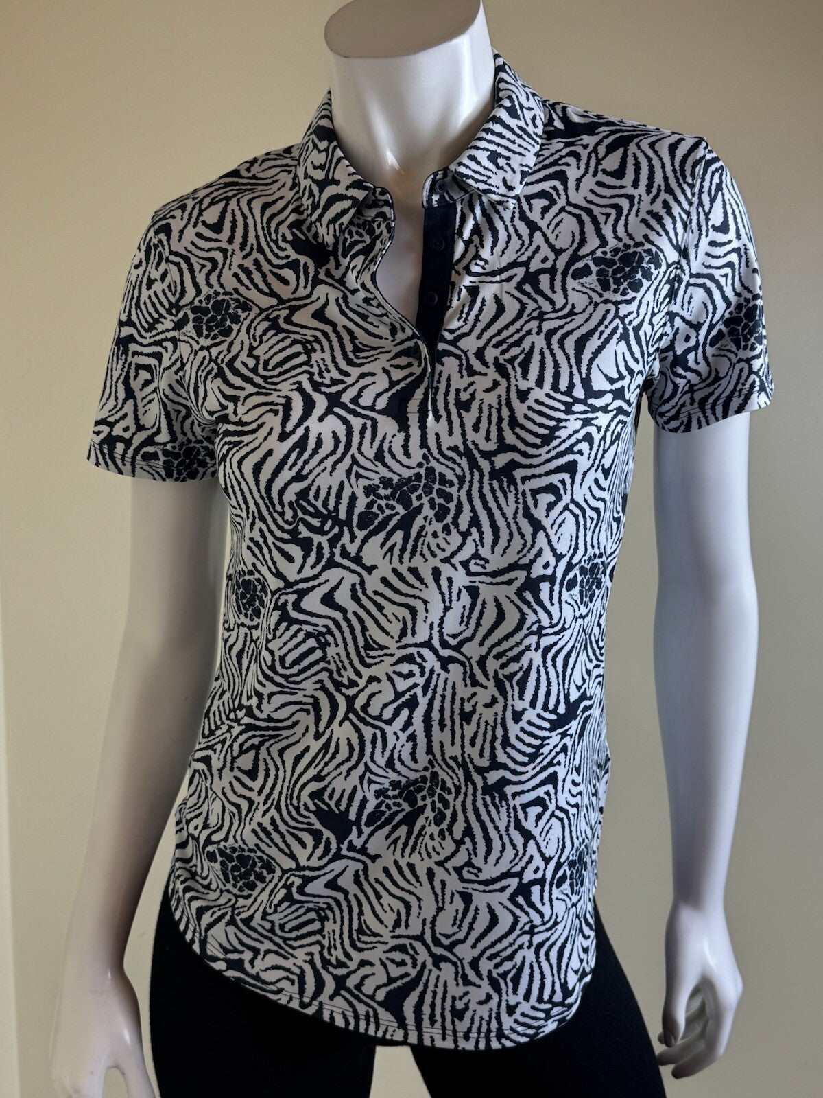 Puma Women’s Golf Shirt Sz S.   (B.113/7)