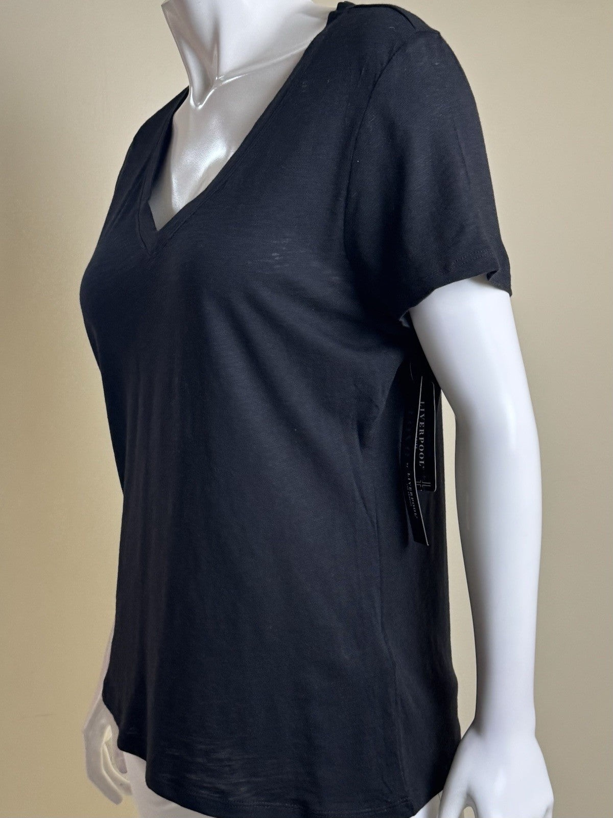 $44 Liverpool Los Angeles Women's Top Sz M.    (B.172)